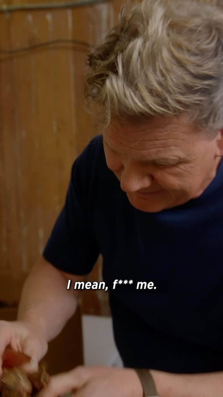 ゴードン・ラムゼイのインスタグラム：「I wasn’t sure if I was entering a fridge or a sauna on #KitchenNightmares tonight 🤢 Find out what the food is like at 8/7c」