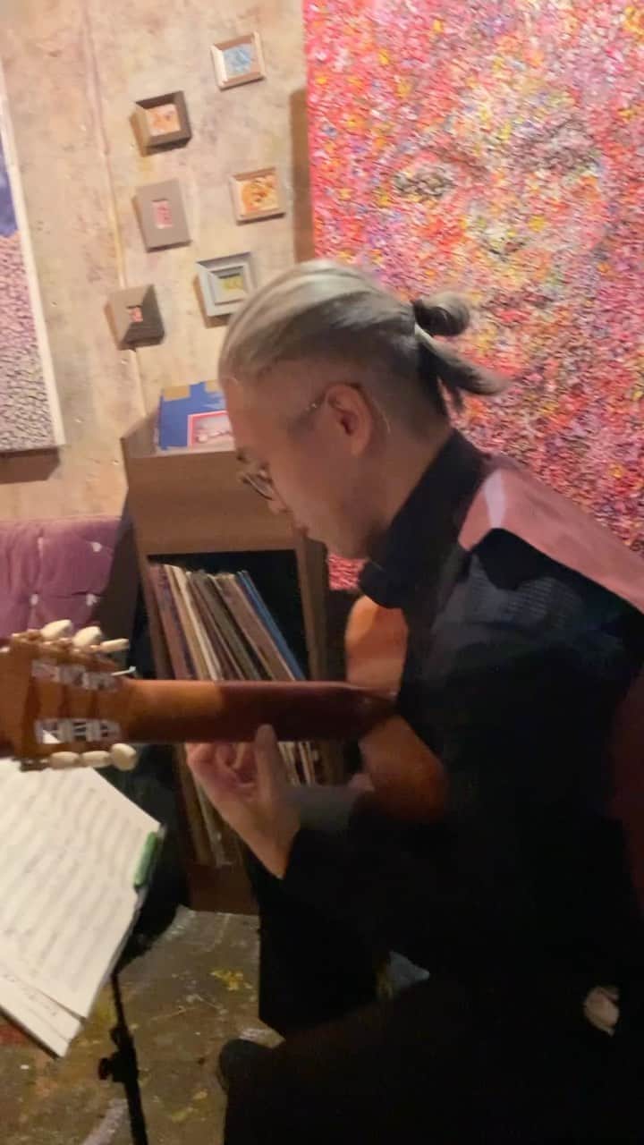 レイヤマダのインスタグラム：「「芸者の涙」をクラシックギターと。  #リハーサル #rehearsal」