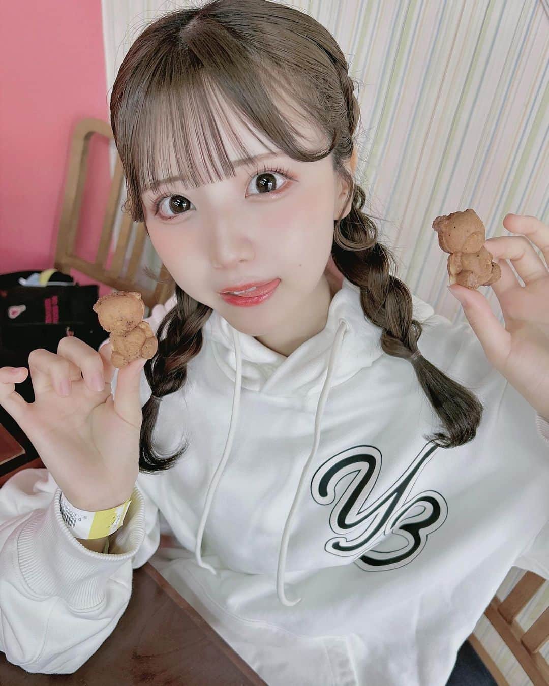 りこたにえんのインスタグラム：「日本モンキーパークに行ってきたよ🐒 くまのベビーカステラたべた🐻♡かあいーーー！！」