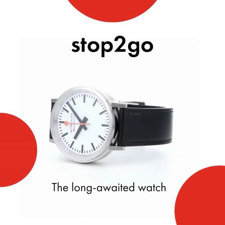 モンディーンのインスタグラム：「Did you know?   The iconic red second hand of the Swiss Railways Clock was added in 1953, inspired by the special red paddles used by dispatchers at the stations. A highlight in our stop2go collection, it is another nod to the prevailing tradition of Swiss punctuality and adds a touch of boldness to a classic design.  #ASICONICASYOU #swissheritage #craftedinswitzerland #stop2go」