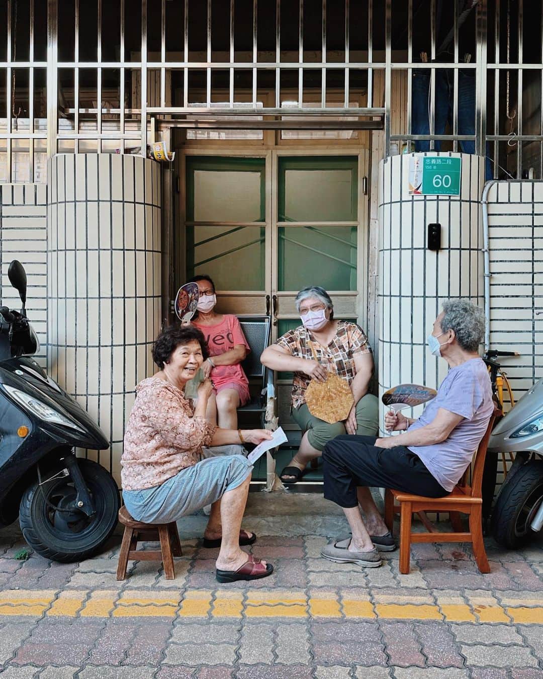 言身寸 in Tainan, Taiwanのインスタグラム：「每次遇到都要拍一張 #卡哇姨 - 2023.11.6 #taiwan #tainan #台灣 #台湾 #台南 #写真」