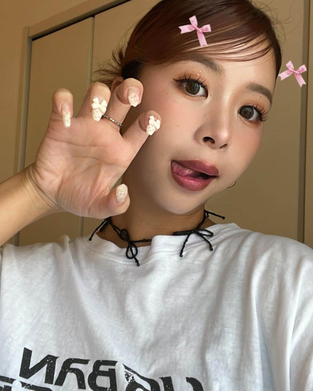 ヒロタナギサさんのインスタグラム写真 - (ヒロタナギサInstagram)「_  Ribbon mood🎀🩶  #nagisa_nail」11月6日 17時36分 - _nachan_812