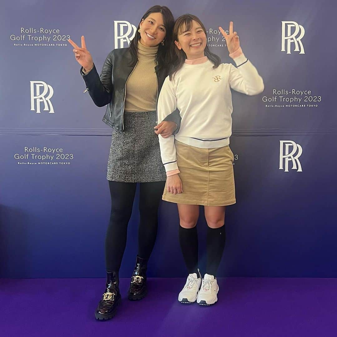 杉山美帆さんのインスタグラム写真 - (杉山美帆Instagram)「乗ってく？🤣  ロールスロイスモーターカーズ東京さんの @rollsroycemotorcarstokyo のコンペでドラコン対決させて頂きました🫶🏻  なみきちゃんは @namiki_golf  ニアピン対決☺️  何から何まで豪華な会で、ロールスロイスの試乗もさせてもらいました🥰  眼福😇🫶🏻  #バイトするならエントリー #zenken #myアセット #ロールスロイス #ゴルフ #golf」11月6日 17時51分 - mih0_golf