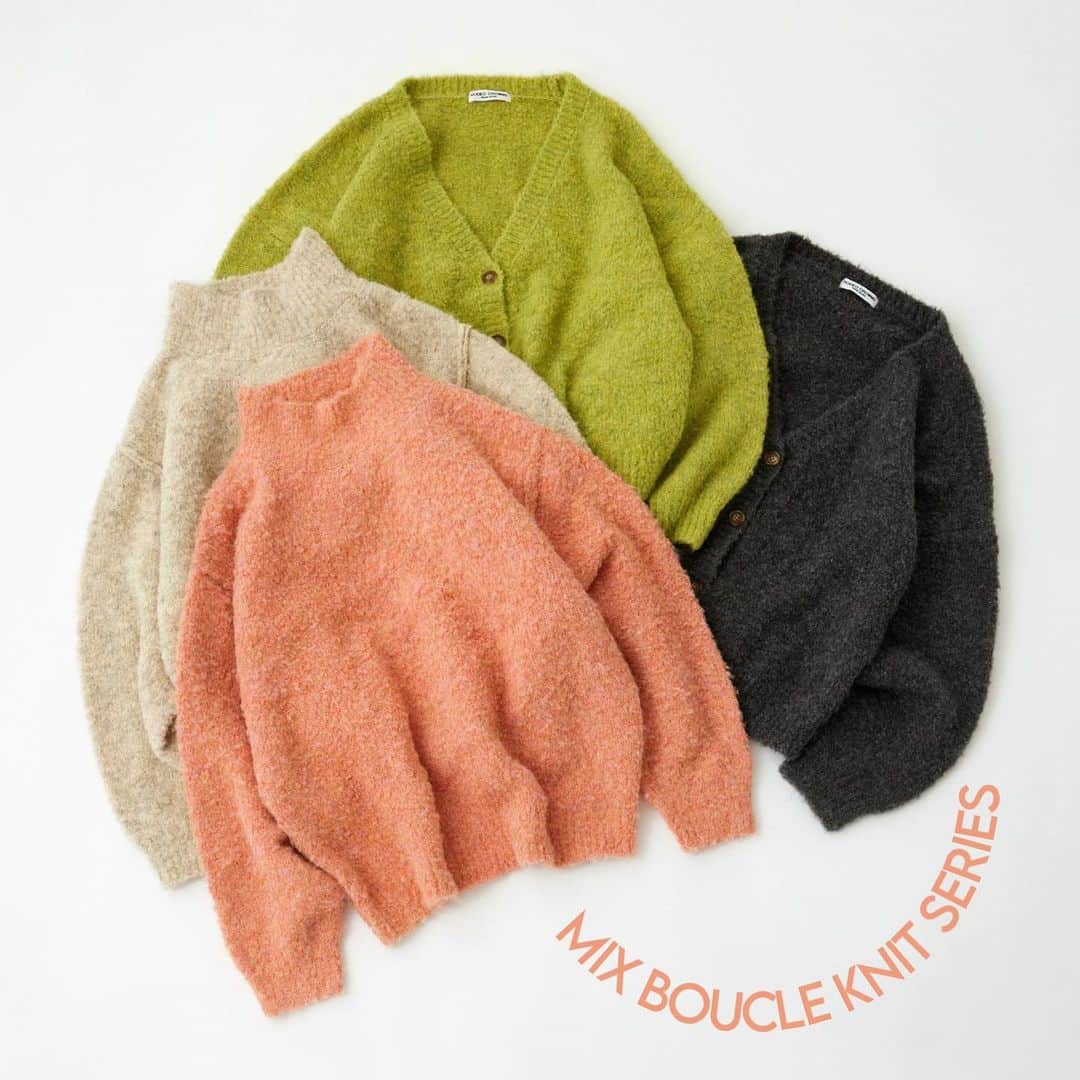 のインスタグラム：「#RCWB#RODEOCROWNS NEW ARRIVAL ▶11/8(WED) 発売スタート ━━━━━━━━━━━━━━━━━━━━━━ 表面感のあるブークレニット素材を使用したルーズな シルエットのタートルニットとカーディガン登場！ 軽くて着心地抜群のシリーズです。  ミックスブークレルーズ タートルニット (420GAR70-103B) IVOY_ L/PNK_L/GRN_C.GRY SIZE：F ￥5,500(税込)  ミックスブークレニットカーディガン (420GAR70-102B) IVOY_L/GRN_C.GRY SIZE：F ￥5,500(税込) ━━━━━━━━━━━━━━━━━━━━━━ #RODEOCROWNSWIDEBOWL #ニット#ニットカーデ#ニットコーデ」