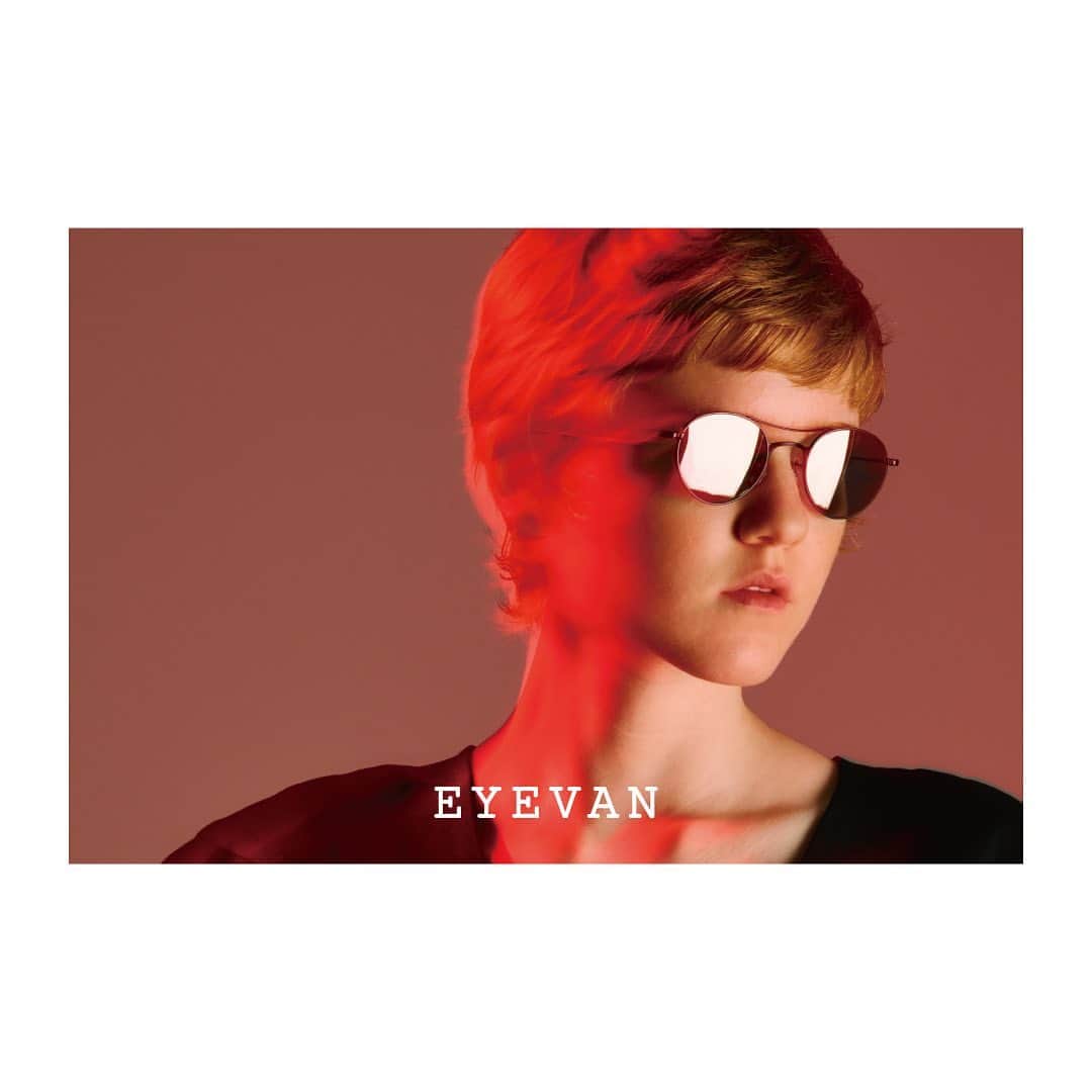 アイヴァン 7285さんのインスタグラム写真 - (アイヴァン 7285Instagram)「. #EYEVAN . 2024SS Campaign image Model:Flicker  #est1972  #refractionoflight  #classicbornanew #japaneseeyewear #handmadeinjapan」11月6日 18時01分 - eyevan_official