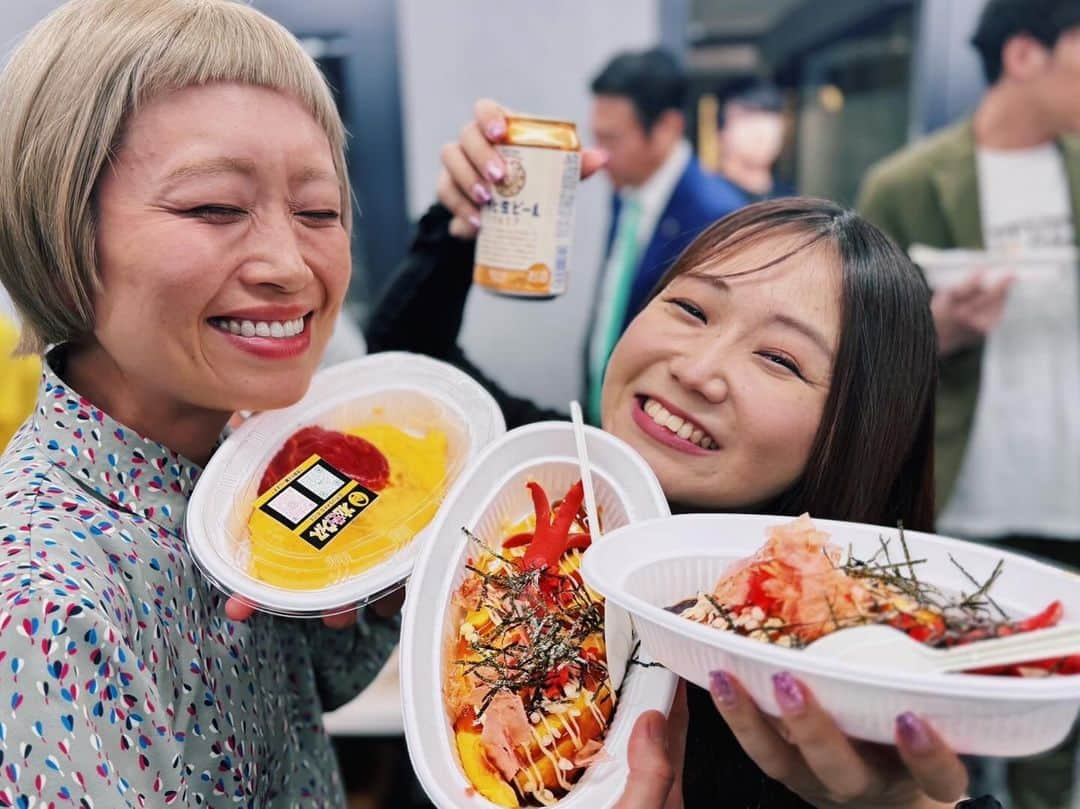 藤田早希さんのインスタグラム写真 - (藤田早希Instagram)「久しぶりな感じのハッピー会🤝🏻💓 仕事おしておって、遅れて少しだけ参加。 ひとみに待ってて電話を数十分したら 待っとってくれた🥹 ２回目のオムサコライス！2.5杯食べてしまった🥳 会いたい人にも会えて束の間の幸せ🥹 ともさん、たかりさいつも素敵な会をありがとう！. . . .  #トモハッピー さん #たかりさ #ハッピー会 #最高 #ズッ友 #愛してる . . . .」11月6日 18時04分 - sakifujita