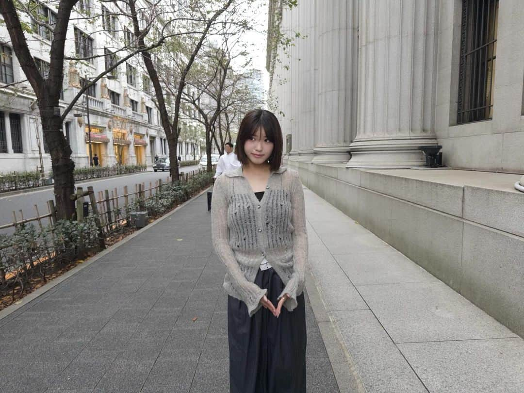 古田愛理のインスタグラム：「まだまだ暑い日のコーデ🫠 (一枚目のポーズ何)」