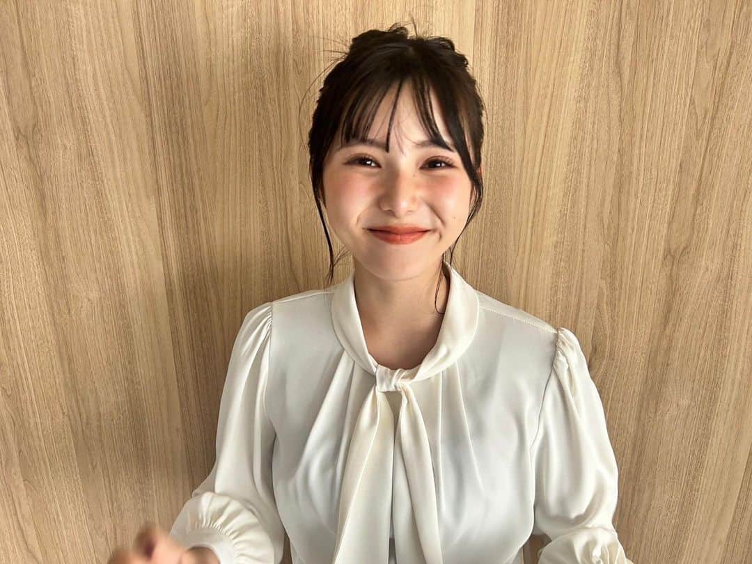 のインスタグラム：「 ︎︎ ニコラ12月号 姉ブランドのあこがれ冬ファッションのオフショだよー‪🫶🏻 あやかに撮ってもらってにここにこです＾＾ @nakayama_ayaka1   今までのニコラにないような大人っぽい冬ファッションが載ってます🤍  私も普段着ていないようなブランドもあって楽しい撮影でした♩ 冬はイベントが多いから大人っぽくおしゃれするのに参考にしてみてねー！＾＾   #ニコラ #ニコモ #nicola #ニコラ12月号発売中  #髙橋快空」