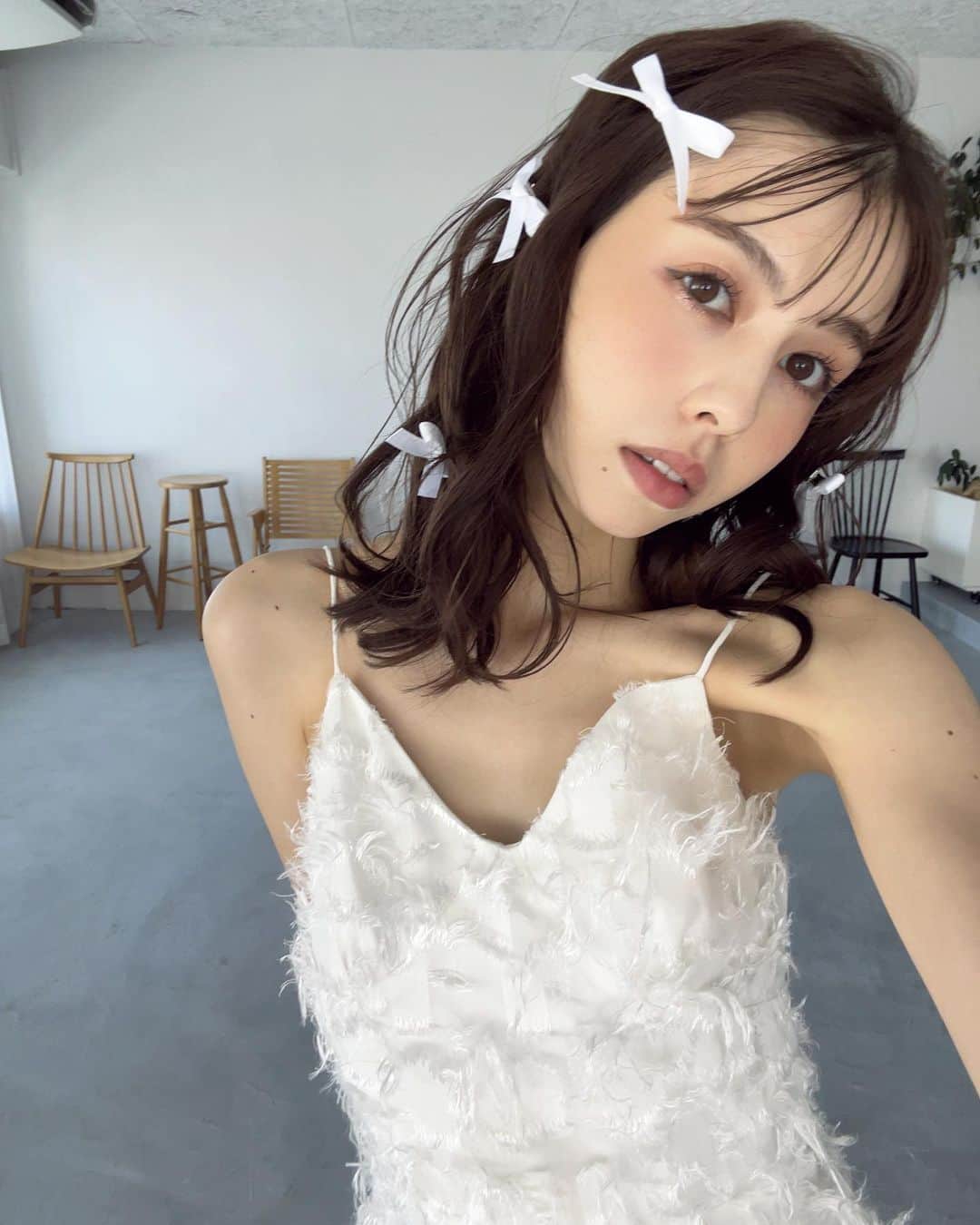 のインスタグラム：「♡♡   #ウェディングドレス  #ドレス  #ヘアアレンジ  #リボンアレンジ  #モデル  #ハーフモデル  #03  #japanesemodel」