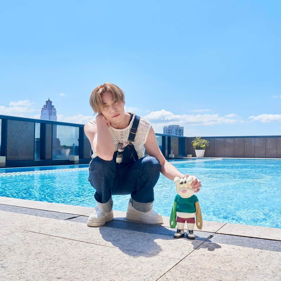 のインスタグラム：「⁡ 跟FiNGA君一起的台灣之旅  Part2。 ⁡ ミロと水遊び。 ⁡ 俺が落ちると思ったでしょ。 ⁡ 最後の写真をミロ。 ⁡ #FiNGA #FiNGAiSM #fashion  #painting  #sneakers  #figure #remake ⁡ #taiwan #taipei ⁡ #千賀健永 #SENGAKENTO #KENTOSENGA #千賀健永Instagram #千ちゃん #KisMyFt2」