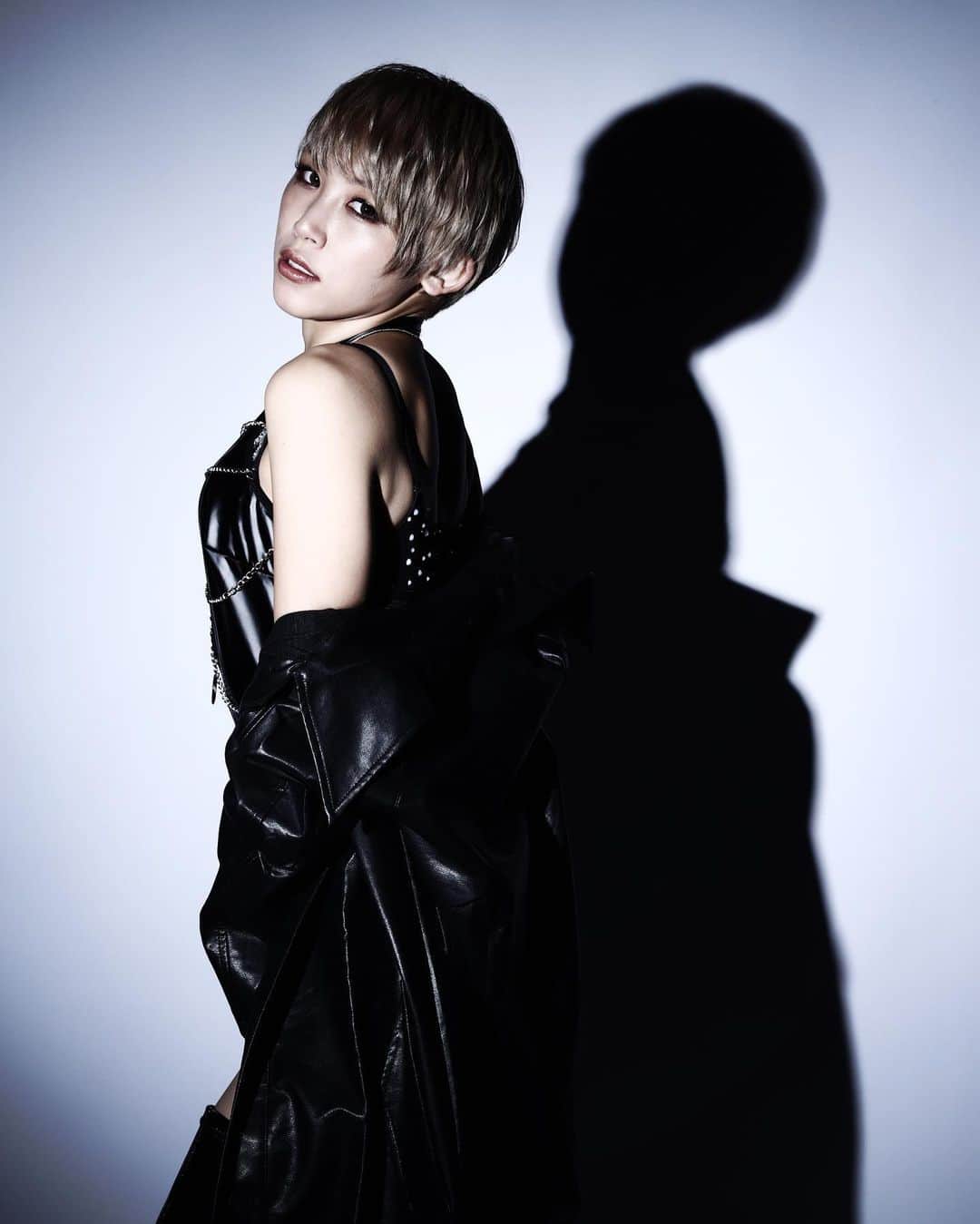エリーのインスタグラム：「系列店ゲスト出演情報👠❤︎ ・ 🌟11月18日🌟  @burlesque_annex_yavay  GUEST 👑PUNI.SAWA.MAHIRO.HANA.ERY @puni_burlesque @sawa_burlesque @mahiro_partyon @hana_burlesque  ・ 出演の女の子によってできる演目も変わるのでまだわからないのですが..!新しい演目出れるように頑張るので是非お待ちしてます🥰❤︎ ・ 事前予約のみ推しプラン可能です。 この日限定のブロマイド準備予定なので推しプランで応援してくださると嬉しいです..！ ・ 🌟12/19.20🌟 @burlesque_ts  名古屋Burlesque TS出演 GUEST 👑Mii.Luna.Namie.Ery @mii_burlesque @luna_burlesque @namie_burlesque   今年中に行けると思ってなかったのでめちゃくちゃ嬉しい！！ この日も皆さんに楽しんでもらいたいから名古屋でのスペシャル何かできたらいいなあと思ってます...！ ・ ・ いつもと違う場所での出演はとてもドキドキするけど、皆さんとの特別な思い出が増えるからいつもとても嬉しいんです。お会いできるのを楽しみにしています！ ・ ・ いつもありがとう❤︎ ・ ・ #バーレスク東京#burlesquets#burlesqueannexyavay #burlesquetokyo」