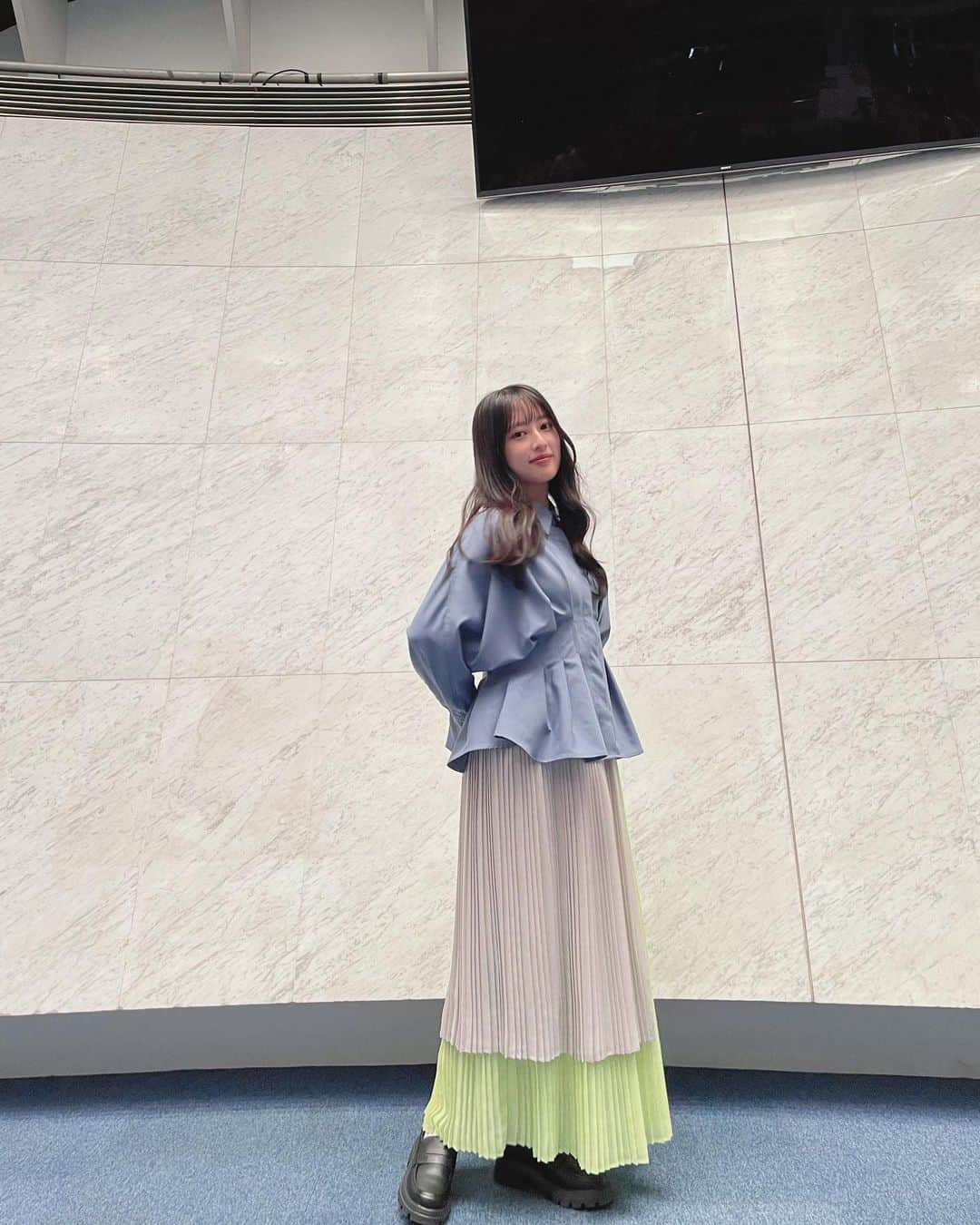 国本梨紗さんのインスタグラム写真 - (国本梨紗Instagram)「プレミアの巣窟は関東にお住まいの方以外はTVerでも見れるのでぜひぜひ見てくださいね〜L👀K!!  今週は加藤諒さんに来ていただいてますよ〜！ 翔んで埼玉について沢山お話聞いてます！  ブラウス、スカート @limue_official」11月6日 18時13分 - risa__kunimoto