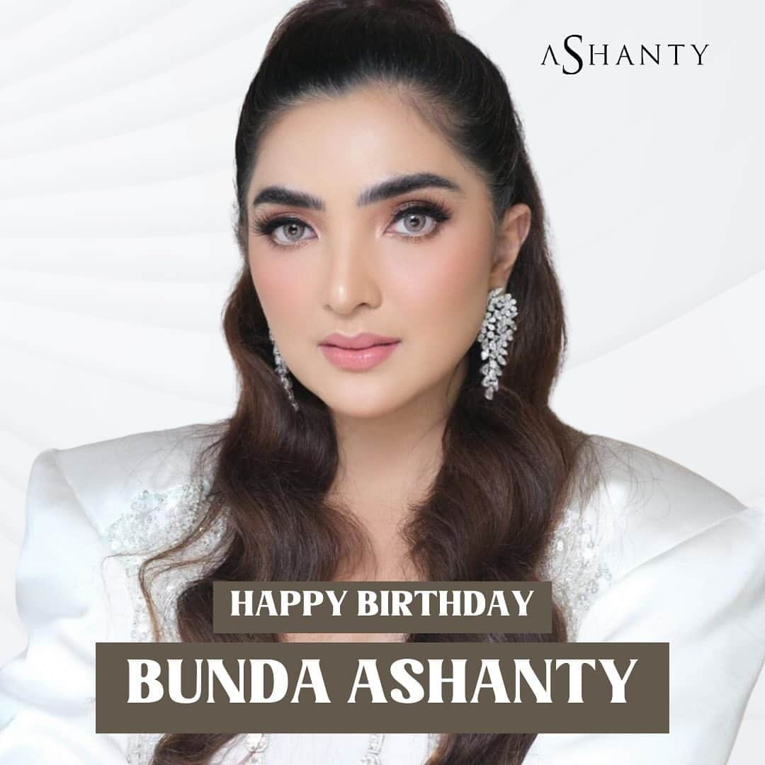 ASHANTY BEAUTY CREAM OFFICIALのインスタグラム：「Happy Birthday Bunda Ashanty!  Another adventure filled year awaits you. Welcome it by celebrating your birthday with pomp and splendor. Wishing you a very happy and fun-filled birthday!  #FantASHtic40!」