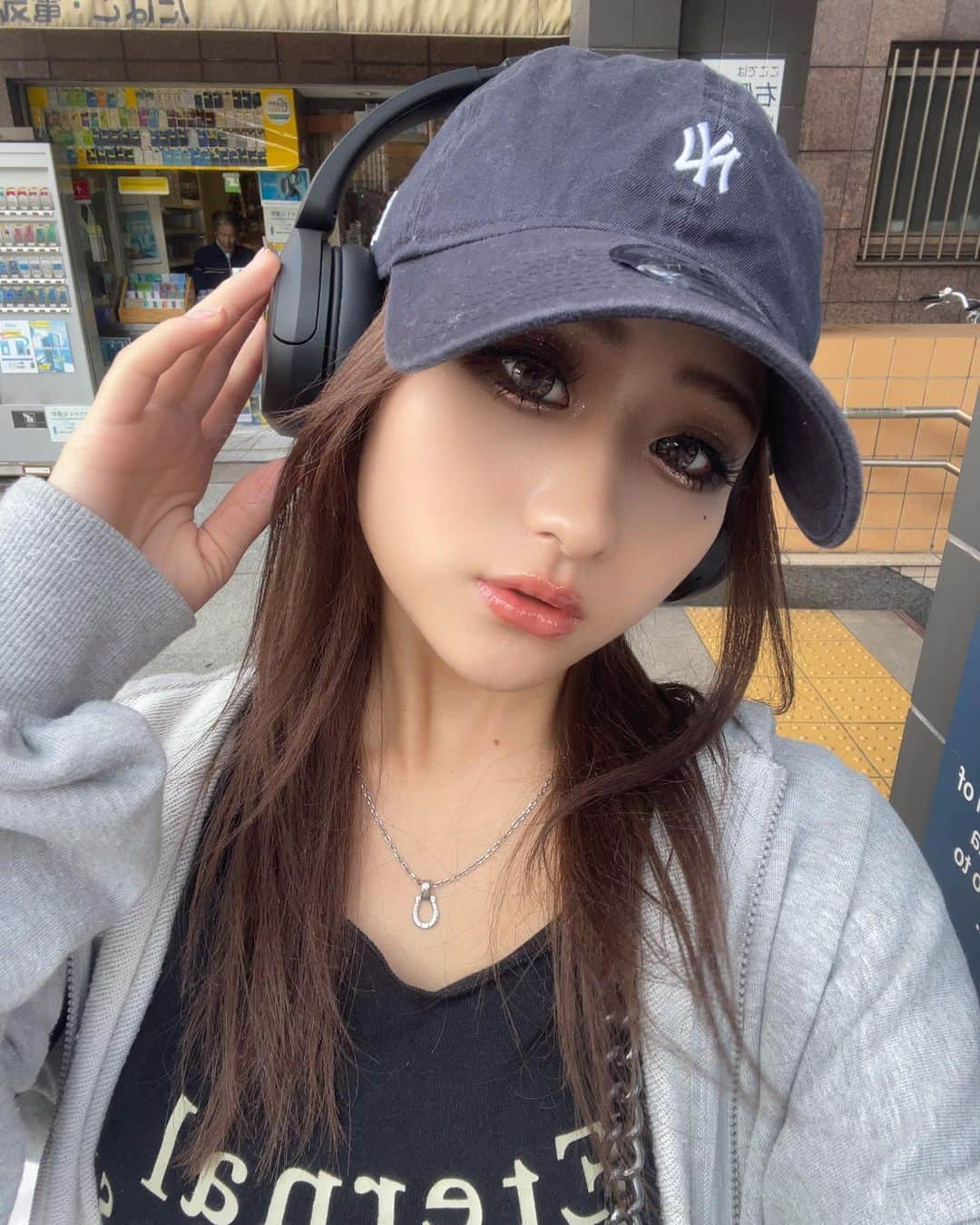 伊藤愛依海さんのインスタグラム写真 - (伊藤愛依海Instagram)「🧢  完全冬にはよなってほしいいい🥹 この時期が1番服選ぶんむずいてぇぇぇ  #今日好き#jk3 #ギャル #egg」11月6日 18時34分 - aimi___1227