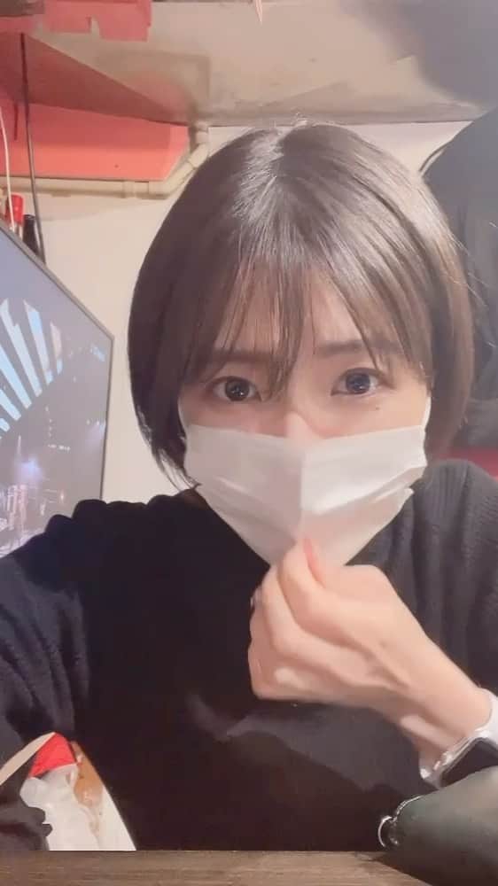 辰巳シーナのインスタグラム：「🫢 　 　 　 #マスク #mask #ショートヘア #ショートカット」