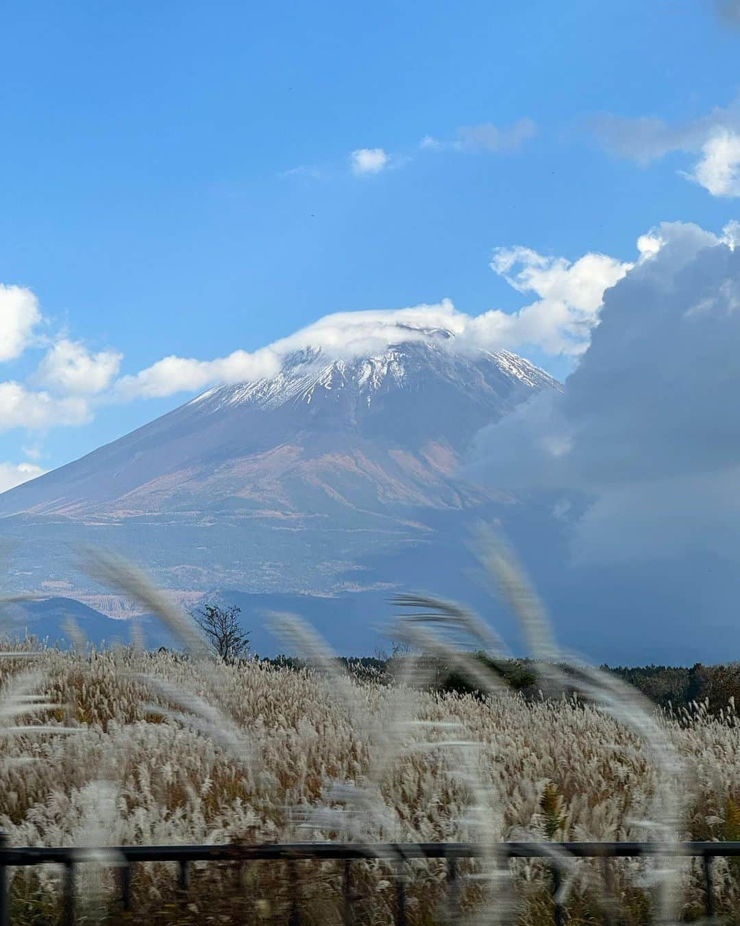 山内遥のインスタグラム：「🗻✨✨️」