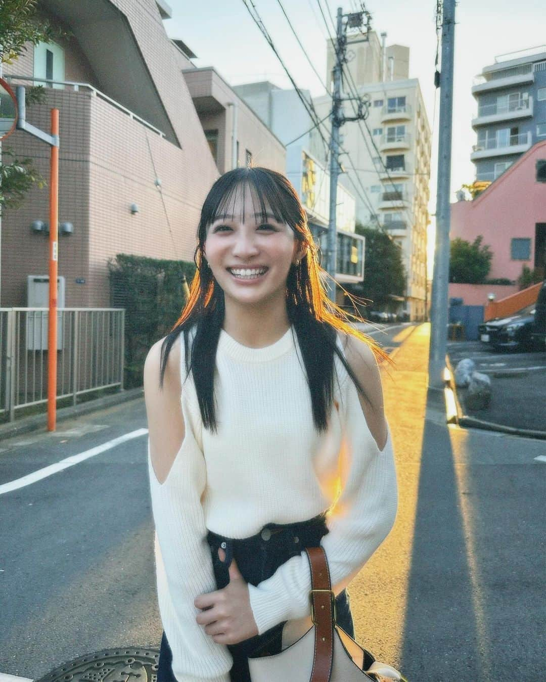 石川翔鈴さんのインスタグラム写真 - (石川翔鈴Instagram)「. ここ何日かは半袖で過ごせそうな日もあったけど 数日後からはまた一気に気温が下がっていくみたいっ 体調にお気をつけて😷」11月6日 19時02分 - karen__i328