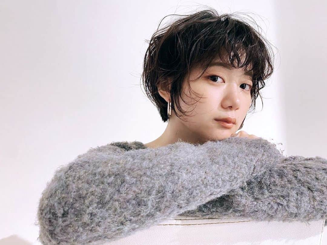 くっきーさんのインスタグラム写真 - (くっきーInstagram)「hair >> @hmn_11k   ____________________  #ショートヘア #ショートヘアセット #ショートヘアアレンジ #ショートヘアカタログ  #ショートカット #暗髪ショート #関西サロモ #サロンモデル #サロン撮影 #サロモ撮影」11月6日 19時10分 - yuka_kukita01