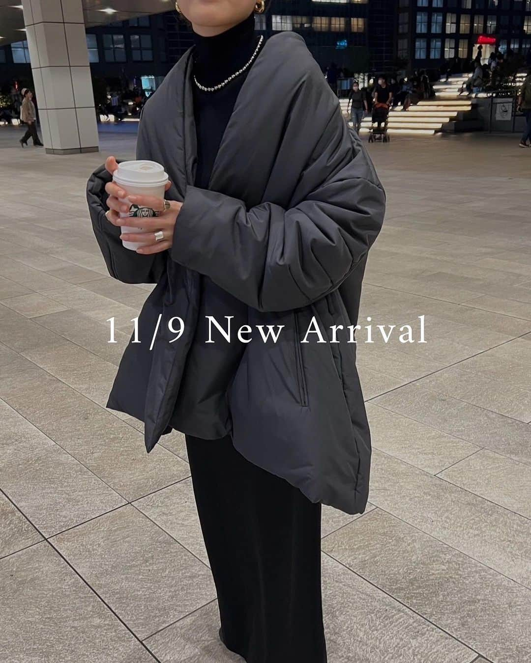 ETRÉ TOKYO ストアのインスタグラム：「@etretokyo  【11/9 New Arrival】  ㅤㅤㅤ  #ETREエンべロップパディングコート WHITE / CHARCOAL S.M size ¥44,000(tax in)  ㅤㅤㅤ ㅤㅤㅤ #ETREストレートラインラップスカート L.GREY / NAVY S.M size ¥25,300(tax in)  ㅤㅤㅤ ㅤㅤㅤ #ETREドレープネックコクーンミニワンピース WHITE / BLACK S.M size ¥27,500(tax in)  ㅤㅤㅤ ㅤㅤㅤ #ETREフードストールニットプルオーバー GREY / BLACK / YELLOW F size ¥26,400(tax in)  ㅤㅤㅤ ㅤㅤㅤ #ETREジップアップブラッシュニットカーディガン BEIGE / GREY / BLUE F size ¥22,000(tax in)  ㅤㅤㅤ ㅤㅤㅤ #ETREジョーゼットスタンドネックシャツ O.WHITE / NAVY F size ¥26,400(tax in) ㅤㅤㅤ ㅤㅤ  ㅤㅤㅤ ┈┈┈┈┈┈┈┈┈┈┈┈┈┈┈┈┈ㅤㅤㅤ  ㅤㅤㅤ 【INFORMATION】 ⁡ ⁡ ※ 11/9(木)発売のアイテムは 11/10(金)12:00よりお在庫のある場合、ルミネカード会員様限定で店舗通販のご利用が可能です。 ⁡ ※お電話がつながりにくい可能性がございます。 ⁡ ※また混雑時には入場制限及び 試着点数の制限を設けさせて頂きます。 予めご了承ください。 ⁡ ⁡ ご理解、ご協力を賜りますよう 心よりお願い申し上げます。 ⁡ ⁡  ㅤㅤㅤ ㅤㅤㅤ 【LUMINE SHINJUKU STORE】 ETRÉ TOKYO ルミネ新宿2店 TEL：03-5989-0979 ー営業時間ー (平日、土日祝)11:00-21:00  ⁡ #etretokyo#etre#fashion#etretokyoshinjuku #2023etre#etretokyo_staff_ootd#2023aw #新作紹介 #秋服コーデ #スタッフスナップ#カジュアルファッション #ルミネ新宿2 #インナー  #白黒コーデ #オールブラックコーデ #オールホワイトコーデ #グレーニット #アウターコーデ #ミニワンピース #シャツコーディネート」