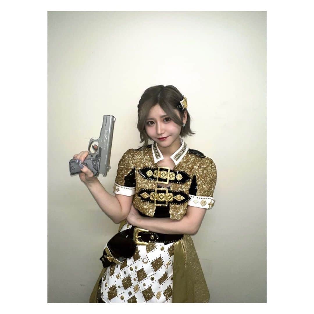 のインスタグラム：「💟💟💟 . . . . .  #akb48  #ウインクの銃弾 #日本武道館  #コンサート  #アイドル衣装  #オフショット」