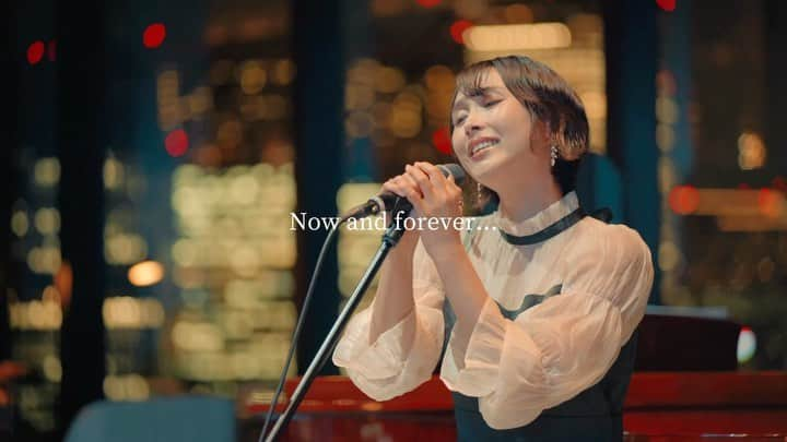 小池ジョアンナのインスタグラム：「First Love / 宇多田ヒカル cover  At @mesmtokyo   Accompanied by Hidenori Ogawa @sonic_harbor   #cover #hikaruutada #firstlove #初恋 #宇多田ヒカル」