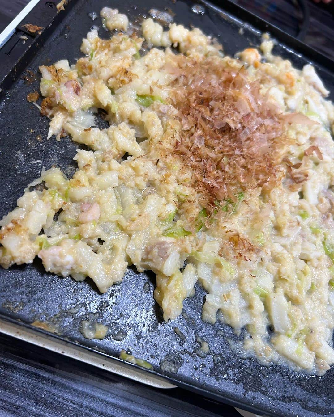 世手子さんのインスタグラム写真 - (世手子Instagram)「#pr Sanuki udon monjayaki🍲 You can enjoy various flavors（＾ω＾） The highlight is the chewy udon noodles^ - ^ おうちで讃岐うどんもんじゃ焼き(^.^) @ecshop_gokui  #インフルエンサーワークス #もんじゃ #讃岐 #香川 #ぴかでり屋 #お取り寄せ #骨付鳥 #もんじゃ焼き #うどん スタンダードから 明太子、牛すじも楽しめるよ(*´∀｀*) もちもちうどんで新感覚(๑>◡<๑) https://ecshop-gokui.com/view/category/sanuki-monja」11月6日 19時23分 - rojide