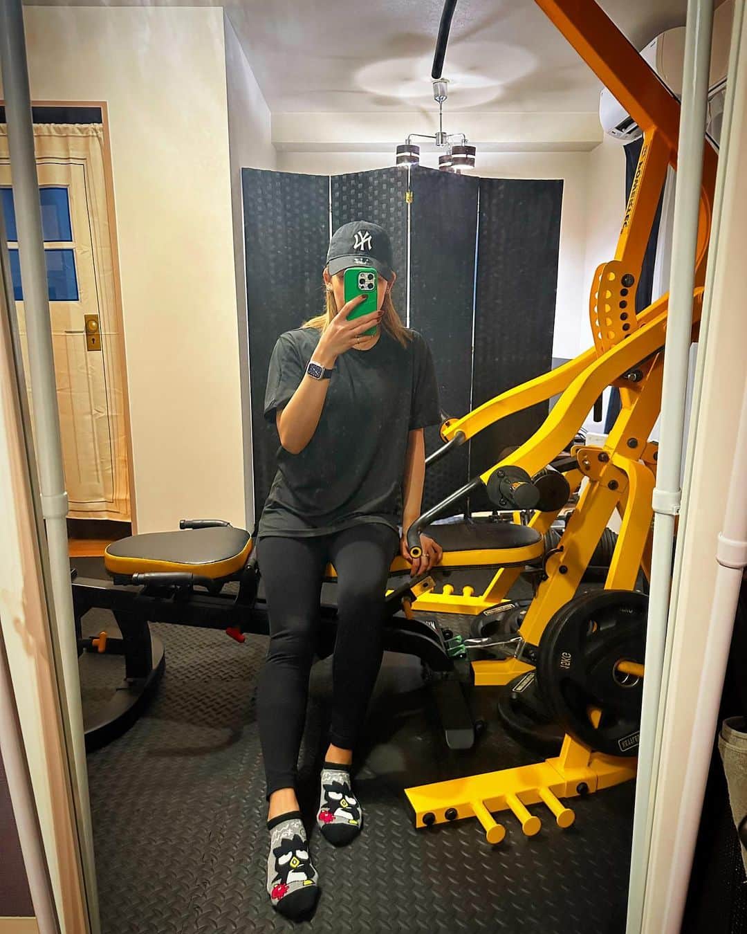 岡田唯花のインスタグラム：「. 今日もトレーニング頑張りました🏋🏻‍♀️❤️‍🔥 . 私の投稿見た！で25%OFFで入会できるみたいなので、飛距離アップ、短期ダイエットに興味ある方は是非入会してみてください🌟 . 全国展開デス🤩 . . 2枚目の動画は背中トレ🫣🔥  . #トレーニング #キリンジム　#アウトラインジム  #通い放題ジム #通い放題パーソナルジム」