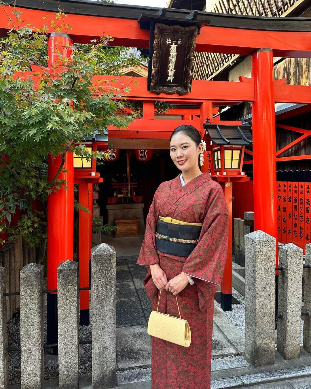 角田聖奈さんのインスタグラム写真 - (角田聖奈Instagram)「11日5日に31歳のお誕生日を迎えました🎂❤️ 久しぶりの京都で神社、仏閣めぐりをしたり美味しいお料理を沢山いただきました☺️ 京都に行ってまで米ぬかの酵素風呂にも入ったw  30代に入り、自分が表に出るよりも裏方に回ったりと違う方面でのお仕事も増えて日々学びが多く刺激的な毎日を送ってます。 でもやっぱり根底はブレず、人々の健康美や自分らしく輝いて生きることのサポートをすることにものすごく生きがいを感じるので、これからも自分の得意とする事で周りにいい影響を与えられるように頑張ります！  私と関わる全ての人が幸せでありますように🥰  #お誕生日 #お誕生日旅行 #京都 #日本 #着物 #着物観光 #紅葉 #自然 #京都グルメ #健康美 #パーソナルトレーナー #栄養士 #酵素風呂 #米ぬか酵素風呂  #birthday #birthdaygirl #birthdaytrip #kyoto #japan」11月6日 19時26分 - seina1105