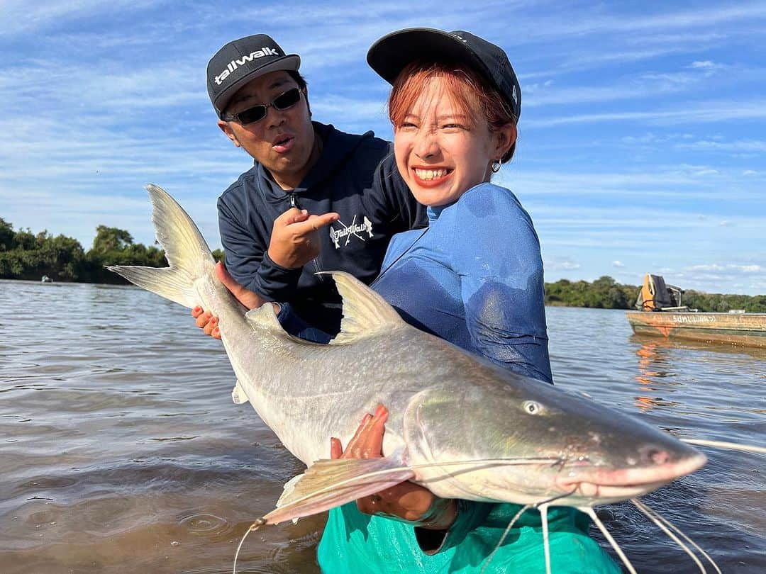 マルコスのインスタグラム：「やほまる‼️  今から釣りわっしょい🎣 ブラジル🇧🇷アマゾン川編 ラストが20時〜放送‼️  まじで想像以上の展開です😂😂😂😂  BSジャパネクスト見てー‼️  私たちも今日はロケなので 今から皆んなでわっしょい鑑賞会するぞーー😆😆  #アマゾン川　#釣り　#怪魚ハンター」