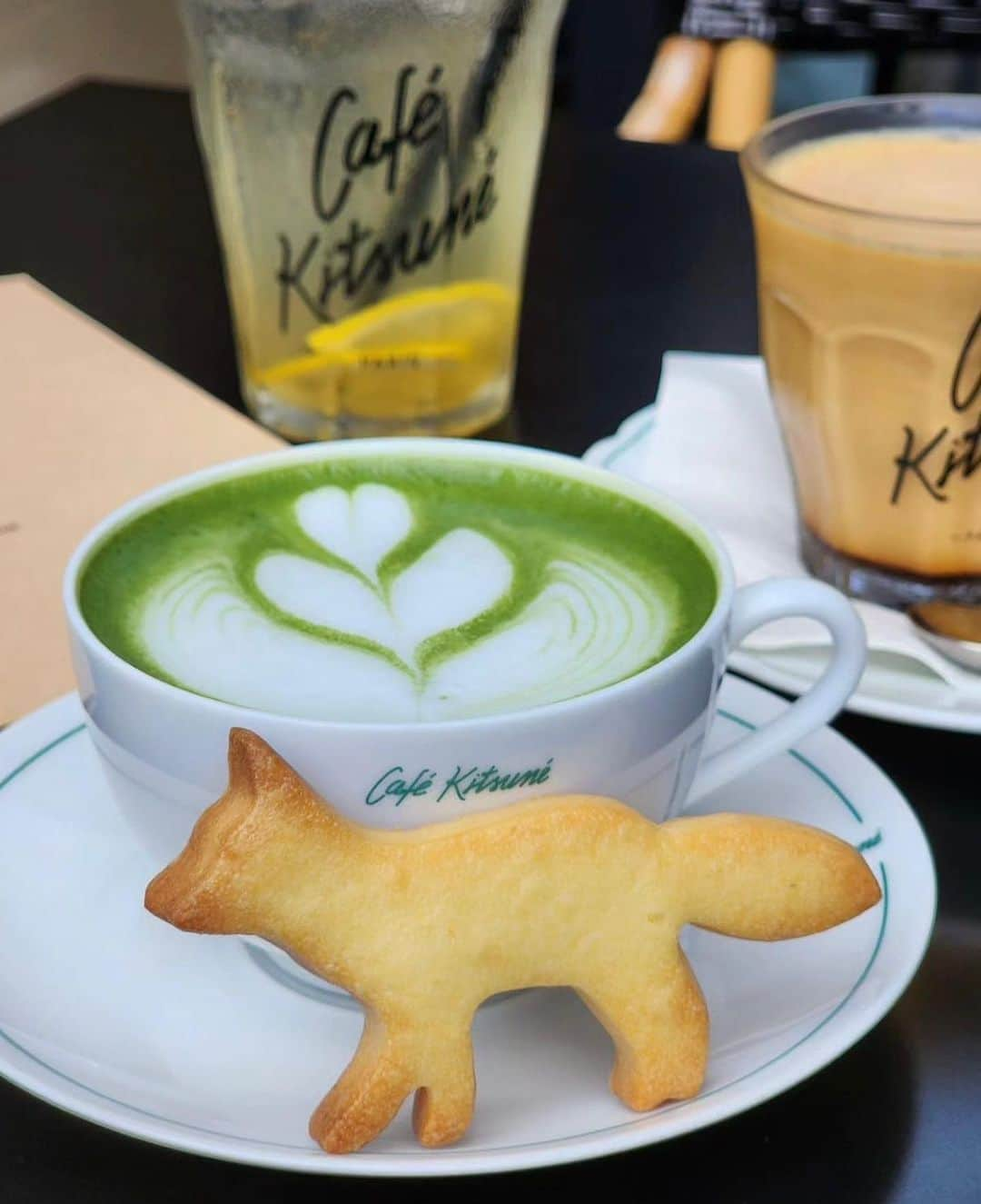 Café Kitsuné Parisさんのインスタグラム写真 - (Café Kitsuné ParisInstagram)「Embracing a sweet break at #CafeKitsuneAoyama 🍵🇯🇵 - 👉 Café Kitsuné Aoyama 3-17-1 MinamiAoyama, Minato-ku Monday-Sunday: 10am - 7pm Monday-Sunday: 10am-5pm」11月6日 19時33分 - cafekitsune