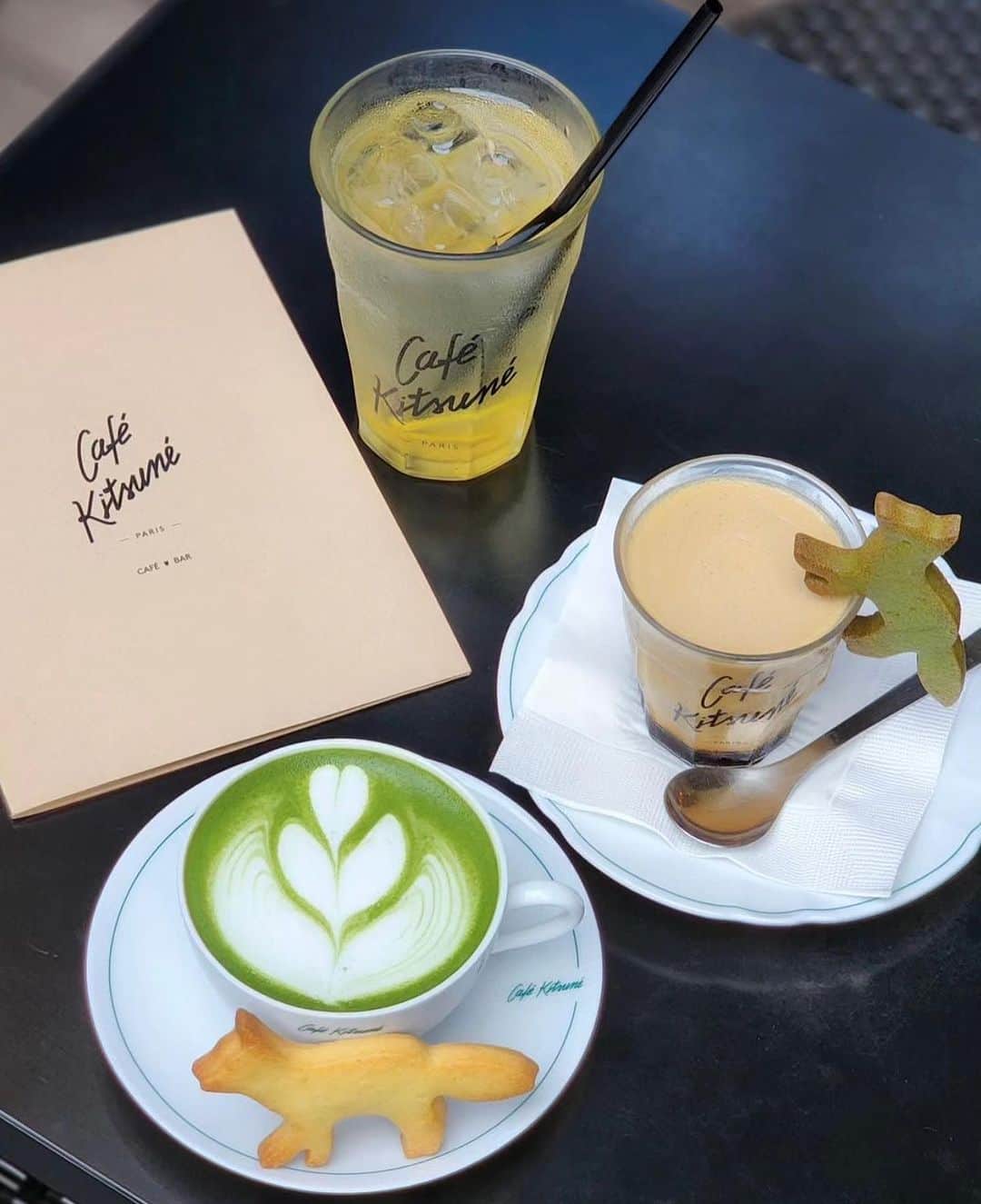 Café Kitsuné Parisさんのインスタグラム写真 - (Café Kitsuné ParisInstagram)「Embracing a sweet break at #CafeKitsuneAoyama 🍵🇯🇵 - 👉 Café Kitsuné Aoyama 3-17-1 MinamiAoyama, Minato-ku Monday-Sunday: 10am - 7pm Monday-Sunday: 10am-5pm」11月6日 19時33分 - cafekitsune