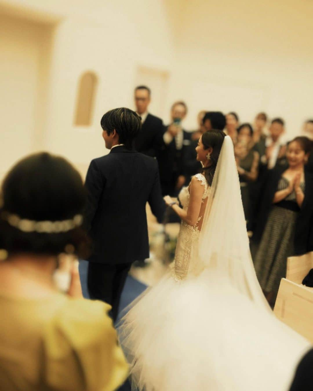 中嶋杏理さんのインスタグラム写真 - (中嶋杏理Instagram)「先日11月3日に結婚式を挙げました💒 お忙しい中お越し頂いた皆様、 本当に有難う御座いました🙇🏼‍♂️🩷  昨年末、結婚式を挙げると決まってから EDEN TOKYOのopenもあり 当日まで限られた時間の中で準備をするのが 本当に大変でしたが、EDENのスタッフをはじめ 私が準備をメインで進める中、 会社と家庭をサポートしてくれた一馬、 そして関わって下さる皆さんには感謝でしかありません。  自分が想像していた以上に、 愛に溢れた幸せな1日になりました🥲🙏🏻🩷  本当に有難う御座います。  これからもどうぞ、宜しくお願い致します🙇🏼‍♂️🙏🏼  そして沢山素敵に撮って貰った写真があるので 今日から結婚式フィードになりますが、 お付き合い下さい🤤🥺✨✨  . #結婚式#結婚式ドレス#アニヴェルセル表参道 #挙式#結婚#wedding#weddingdress #weddingphotography#mywedding」11月6日 19時34分 - anrinakajima