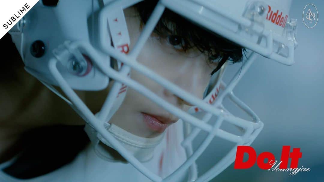 ヨンジェのインスタグラム：「MV OUT NOW 🔥 영재(Youngjae) ’Do It‘ MV 📽 https://youtu.be/IGiEvRpHcpA  영재(Youngjae) 1st Full Album ’Do It‘ 2023.11.06 6PM (KST)  #영재 #YOUNGJAE #DoIt」