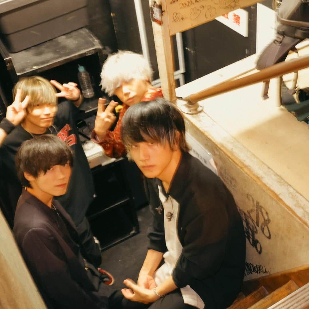 KANDAIさんのインスタグラム写真 - (KANDAIInstagram)「2023.11.05@Shibuya eggman ・ THE SIXTH LIE呼んでくれてありがとう！ 久しぶりのeggman、久々の感覚ピエロ！ 楽しかったぁー！ナイスグルーブのイベントでした🥁 ・ ライブも程よい集中力で楽しく叩けました😎 次の名古屋に良い流れで入れそうです◎ ・ そして阪神優勝しました。最高でぇーす！🐯 ・ 📷( @hanna_7221 ) ・ #lennycodefiction #drum #drummer #sakae #sakaedrums #sakaeosakaheritage #dw #paiste #lerni #64audio  #ボルト #ナルト #炎炎ノ消防隊 #僕のヒーローアカデミア #dgraymanhallow #allout #魔王学院の不適合者 #邦楽 #邦ロック #thesixthlie #感覚ピエロ」11月6日 19時54分 - kandai918
