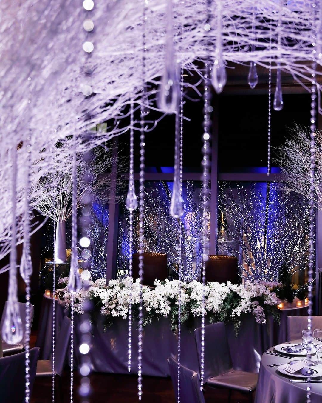 シャングリ・ラ ホテル 東京 ヘブンリーウエディングのインスタグラム：「@grandhyatttokyo_wedding  ———————————————  大切な人と過ごす 六本木のきらめく夜  ——————————————— ▼ブライダルフェアのご予約はハイライトから @grandhyatttokyo_wedding  #グランドハイアット東京 #グランドハイアット東京ウェディング #グラハイ花嫁 #grandhyatttokyowedding」