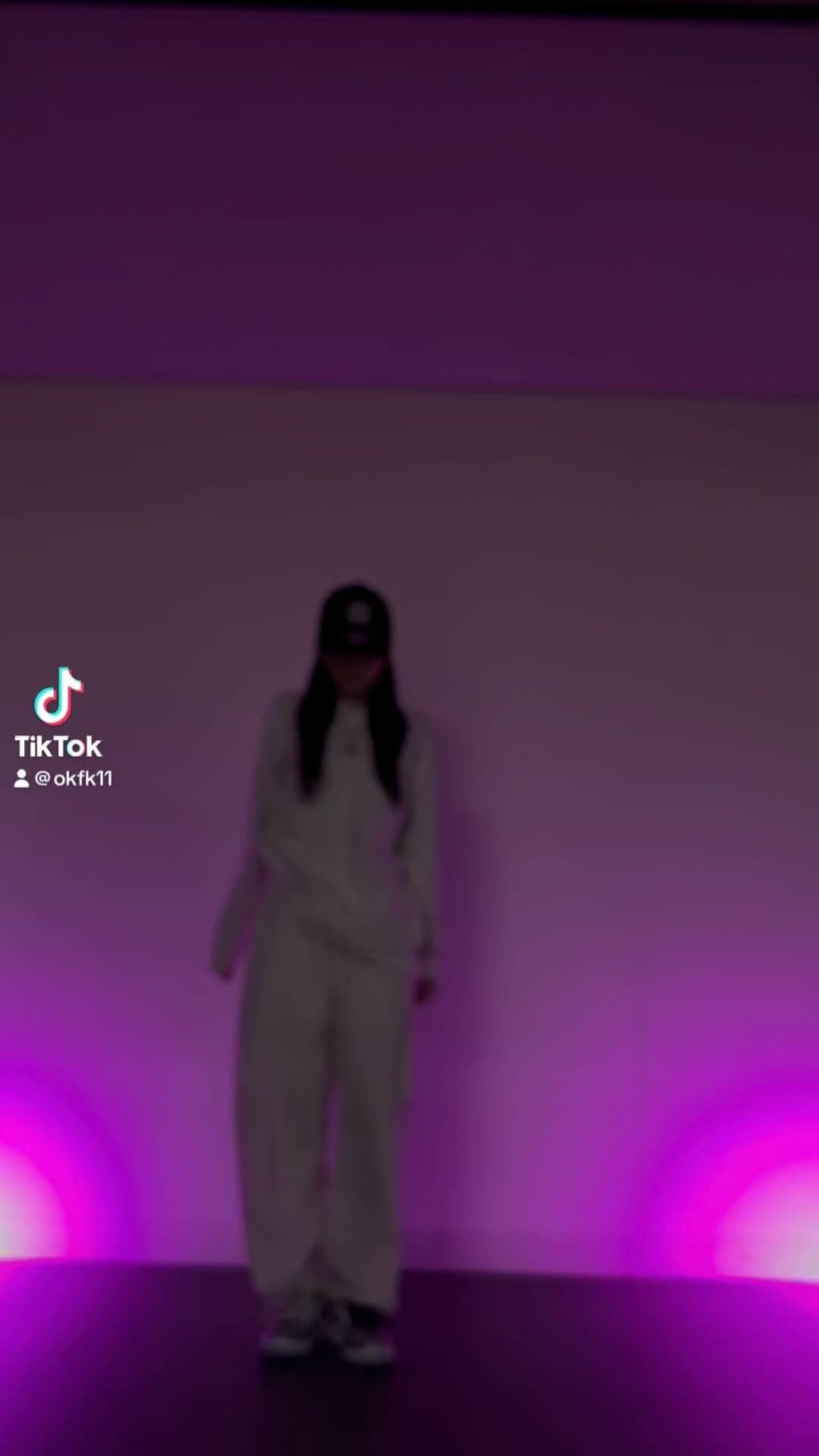 沖楓花のインスタグラム：「🌐💜🎵 #dancechallenge #dance」