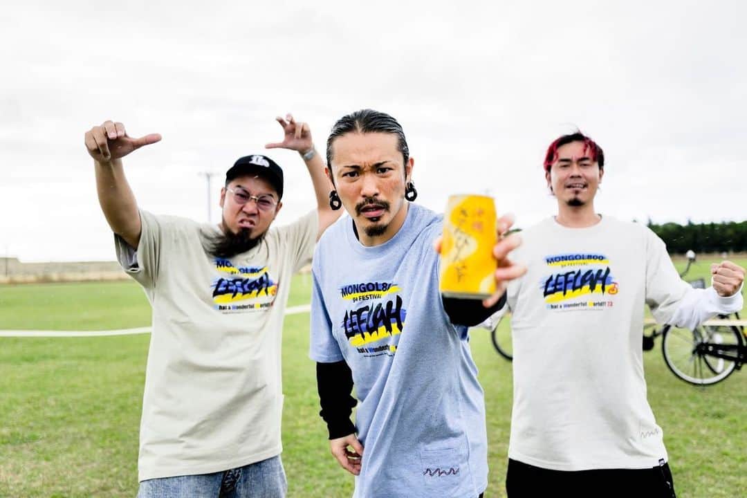 WANIMAのインスタグラム：「MONGOL800 ga FESTIVAL   「What a Wonderful World!!23」   at 沖縄・宜野湾トロピカルビーチ   Photo by Jon…   #WANIMA #モンパチ #WWW23」