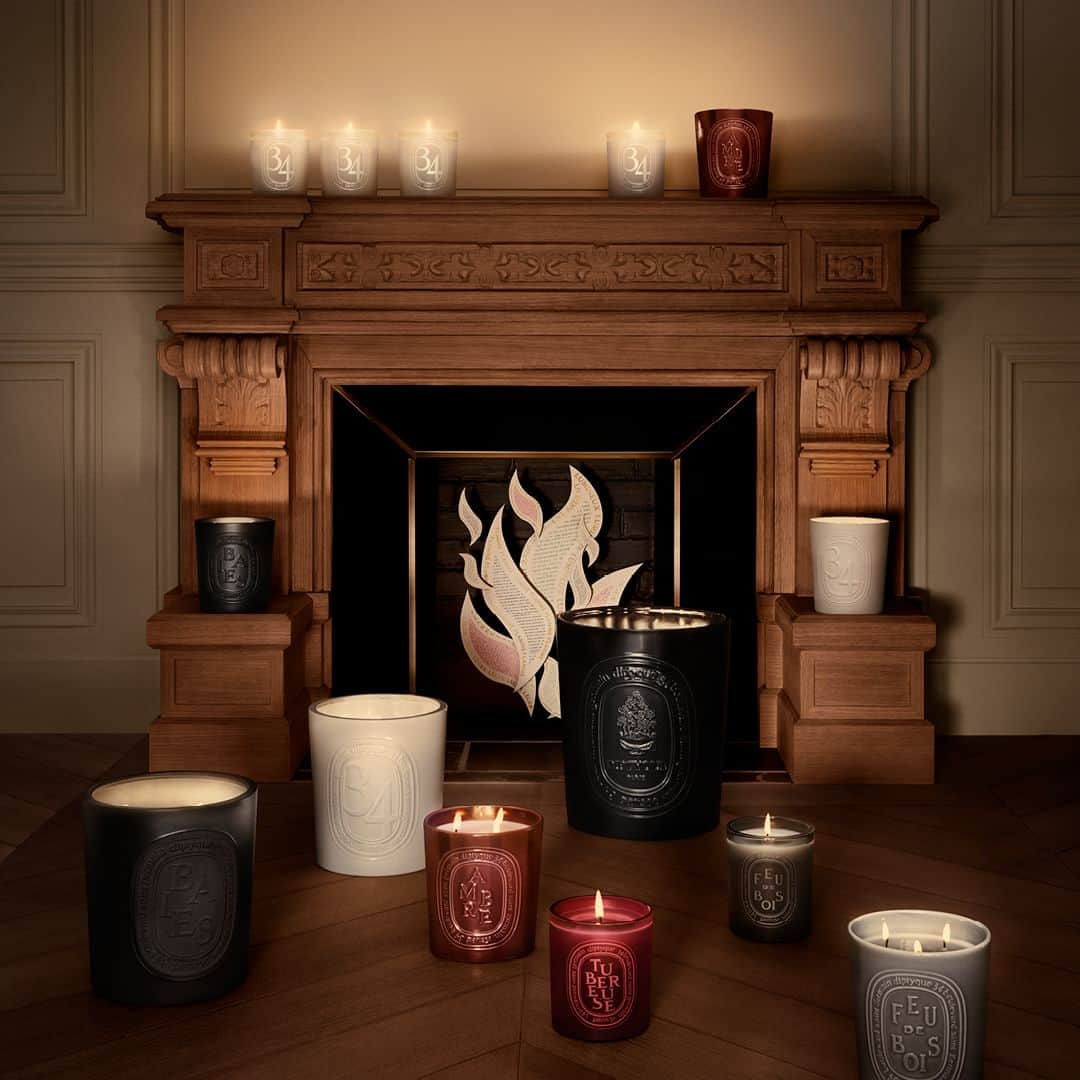 ディプティックのインスタグラム：「Its allure matches… …its stature. A limited edition for the festive season, the giant Berries candle comes in a deep black enamelled vessel containing 5 kilograms of wax. Its nine flames lit, it scents very large spaces and outdoor areas. Simply majestic. #Diptyque #HolidaySeason #5Kilograms #GiantCandle #LimitedEdition」