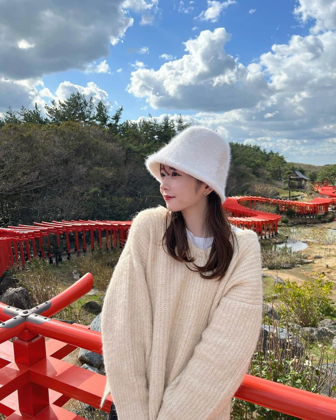 小高実優のインスタグラム：「. 初めて青森県に行ってきました🫢🍎  まだまだ行ったことのない県ばかりなので色んな県を巡りたいな~」
