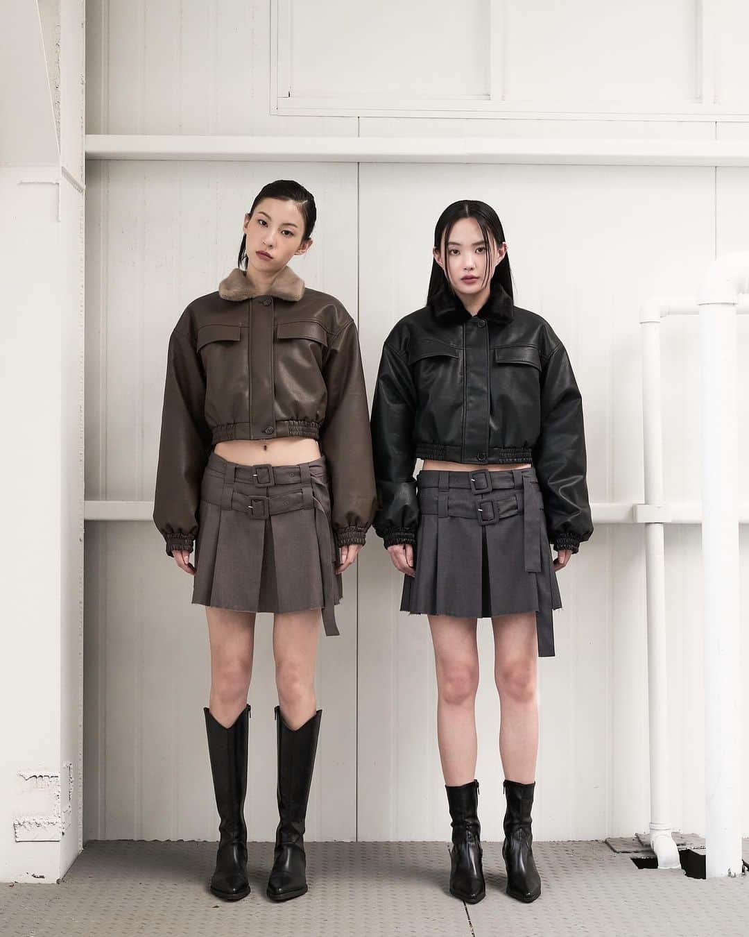 pipilottieのインスタグラム：「【11.10 PM8 NEW】　"reversible leather fur outer" color black.brown ¥16,500 ⁡ ANDWANG初のアウター第二弾は、リバーシブルで着こなせるレザージャケットが登場♡ レザージャケットと、ファーアウターの2WAYを楽しめるアウターです。 ⁡ レザージャケットバージョンだと、襟部分だけファーになり、レザーも少し甘めライクに着こなせます。またファー素材も、柔らかく触り心地も抜群です。 ボリューム感も程よいので、コーディネートにも取り入れやすい万能アウターとなっています🩶 ⁡ またこちらのアウターも、短め設定の着丈でこなれ感のあるトレンドの着こなしが実現。裾や袖部分もゴム口なので全体的にコンパクトなサイズ感で、シルエットを最大限に綺麗に見せてくれます。 ⁡ このアウター1枚でトレンドライクな着こなしが完成します🩶 ⁡ ⁡ ⁡  2023 AUTUMN WINTER 3RD COLLECTION ON ANDWANG.SHOP ⁡ schedule 11.10 PM8 new1 3items 11.17 PM8 new2  2items 11.24 PM8 new3 2items COMING SOON ⁡ ⁡ ⁡ #andwang ⁡ ⁡ ⁡」
