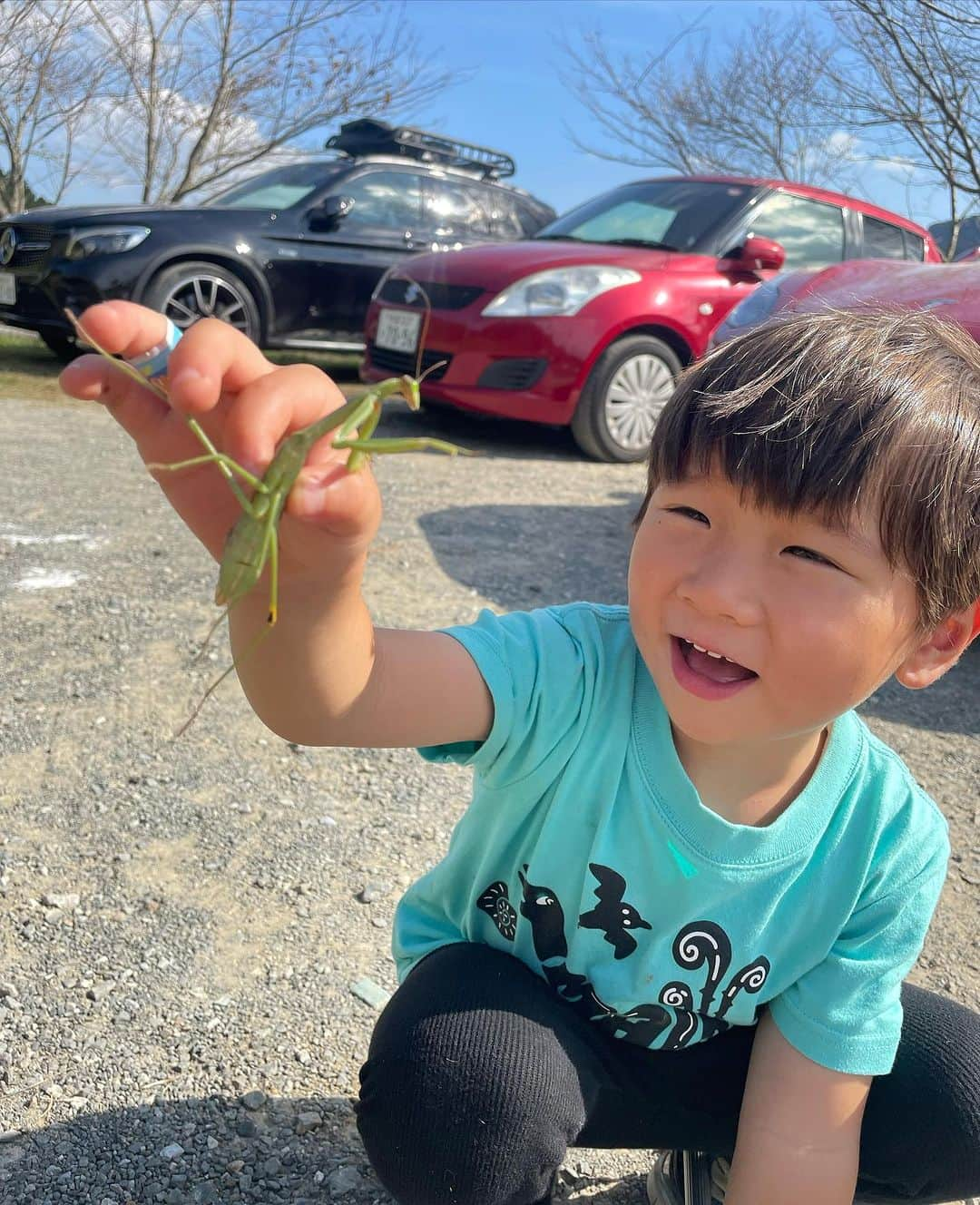 生尾佳子さんのインスタグラム写真 - (生尾佳子Instagram)「#大山千枚田 収穫祭でした😊 都会っ子だけど すっかり自然ともお友達とも仲良しに👍🏻 擦り傷なんて気にせず走り回り 渋柿を力合わせて取ってかじって苦々🤣 毒蛇にあんな生き物こんな生き物 色々経験出来てよかった良かった🌾🌾🌾」11月6日 20時02分 - yotikoikuo