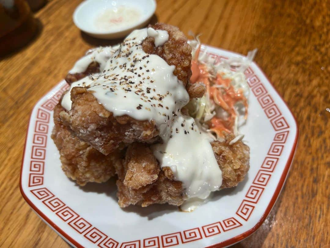 あこさんのインスタグラム写真 - (あこInstagram)「大阪王将さん🥟 炒飯と唐揚げと餃子！リーズナブルなのにめちゃくちゃ美味しいから本当大好き🥰期間限定のメニューも毎回楽しみ！！ #大阪王将 #炒飯 #餃子 #唐揚げ #大食い #双子 #はらぺこツインズ #大食い女子 #먹방 #대식가 #먹팔  #먹스타그램 #大胃王 #モッパン #ความตะกละ #Ham ăn #Gula」11月6日 20時14分 - harapeko__ako