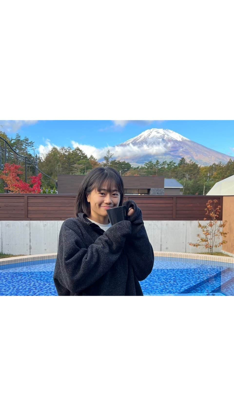 原川愛のインスタグラム：「清々しい朝に 富士山を眺めながらのコーヒーは 最高でした。  運動前のブラックコーヒーは 脂肪燃焼に繋がります！ ※利尿作用もあるので脱水症状予防でお水も飲んでね☺︎  おすすめよ〜  #プライベートヴィラグランピング富士山中湖 #マリントピアリゾート #山梨県 #山中湖 #プライベート #グランピング #ヴィラ #JAPAN #富士山 #mtfuji #モーニングコーヒー #朝 #モーニング #コーヒー #morning #coffee #pr」