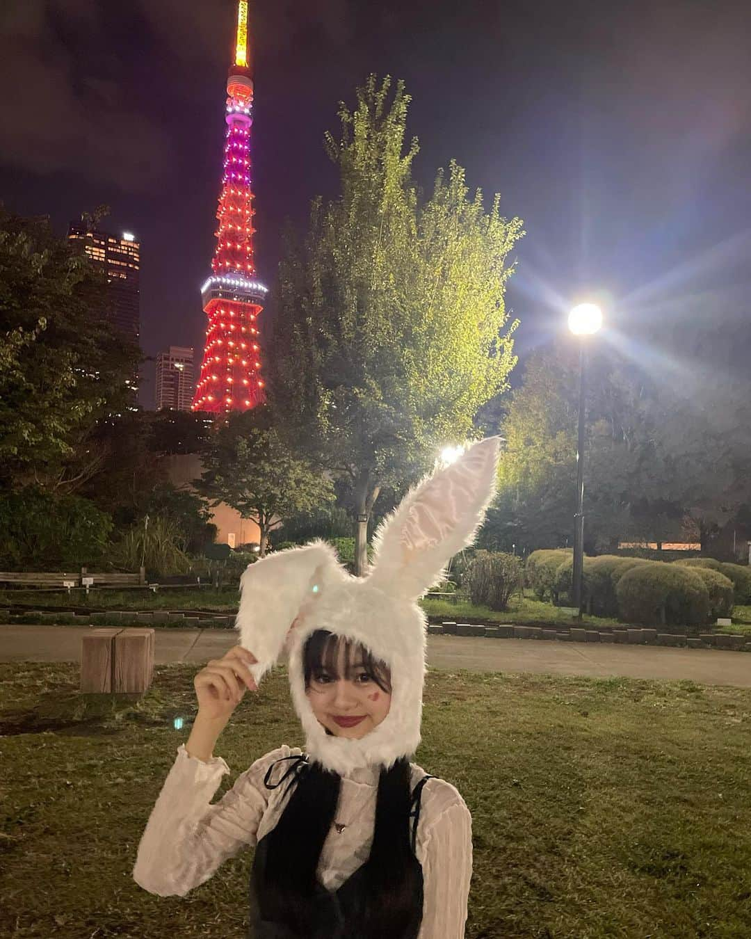 陣ノ内柚来さんのインスタグラム写真 - (陣ノ内柚来Instagram)「芝ハロしたんだ~🐰‪‪❤︎‬ ・ ・ #fyp #05 #芝ハロ #うさ耳 #うさぎコスプレ #ハロウィンコスプレ #ハロウィンパーティー #halloween #halloweenmakeup #halloweencostume #うさぎ帽子 #ハロウィン仮装」11月6日 21時00分 - yura_world