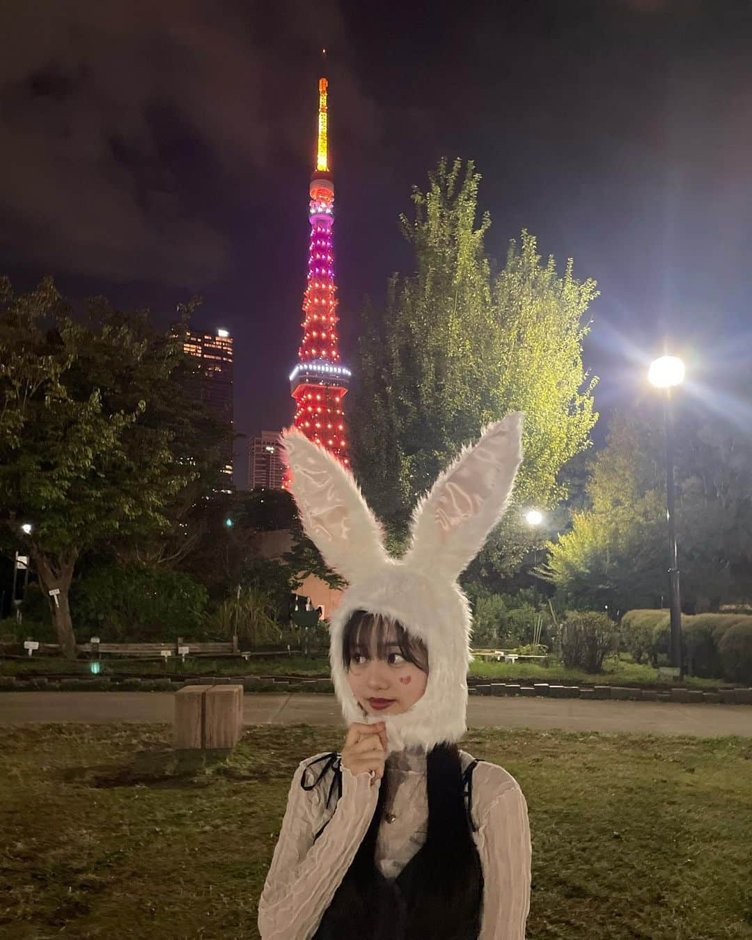 陣ノ内柚来さんのインスタグラム写真 - (陣ノ内柚来Instagram)「芝ハロしたんだ~🐰‪‪❤︎‬ ・ ・ #fyp #05 #芝ハロ #うさ耳 #うさぎコスプレ #ハロウィンコスプレ #ハロウィンパーティー #halloween #halloweenmakeup #halloweencostume #うさぎ帽子 #ハロウィン仮装」11月6日 21時00分 - yura_world