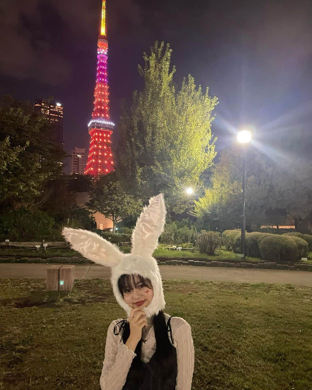 陣ノ内柚来さんのインスタグラム写真 - (陣ノ内柚来Instagram)「芝ハロしたんだ~🐰‪‪❤︎‬ ・ ・ #fyp #05 #芝ハロ #うさ耳 #うさぎコスプレ #ハロウィンコスプレ #ハロウィンパーティー #halloween #halloweenmakeup #halloweencostume #うさぎ帽子 #ハロウィン仮装」11月6日 21時00分 - yura_world