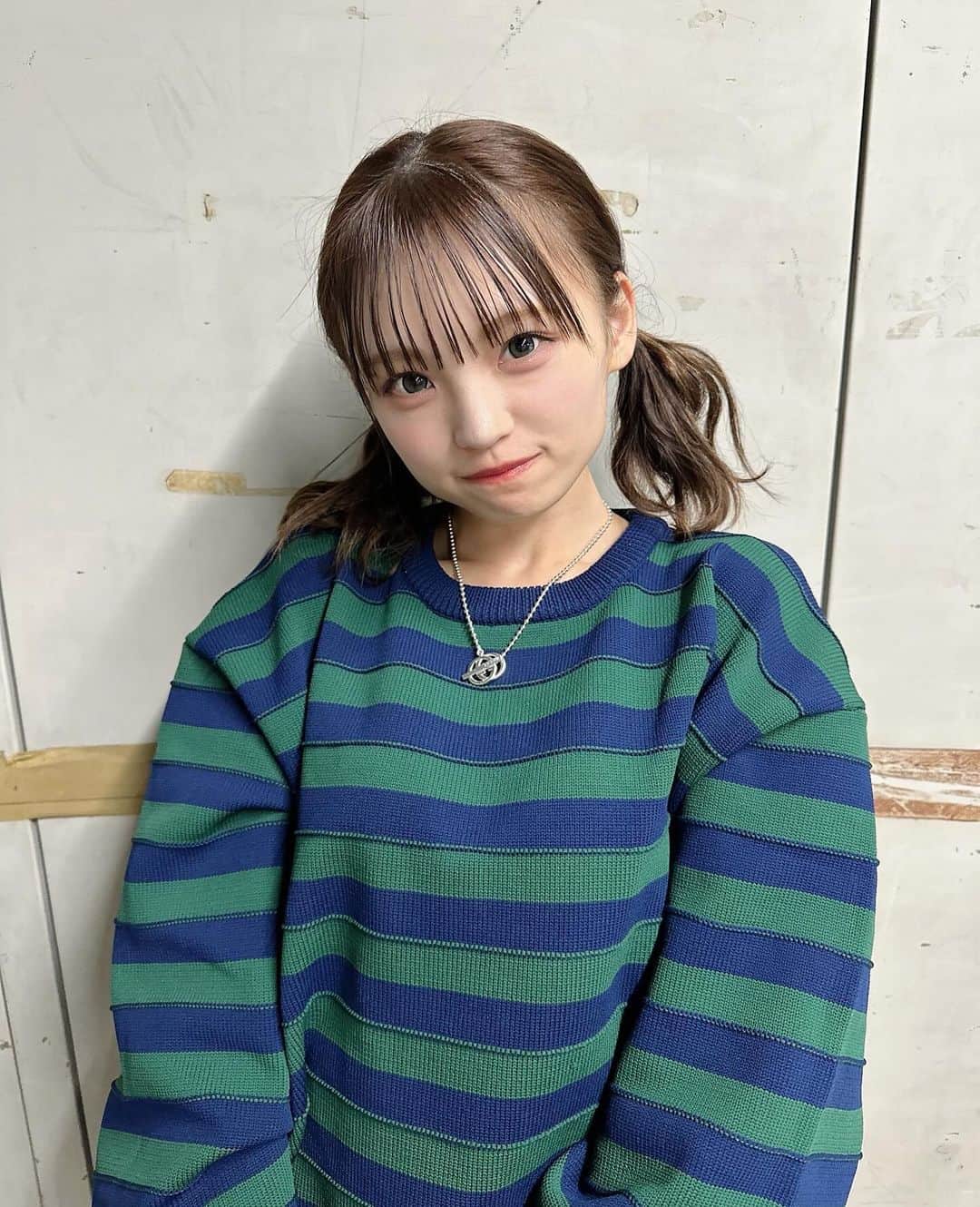 新澤菜央のインスタグラム：「しんしんの好きな髪型教えてー？😗 ⠀  #pr #axia #彼女の私服がかわいい」