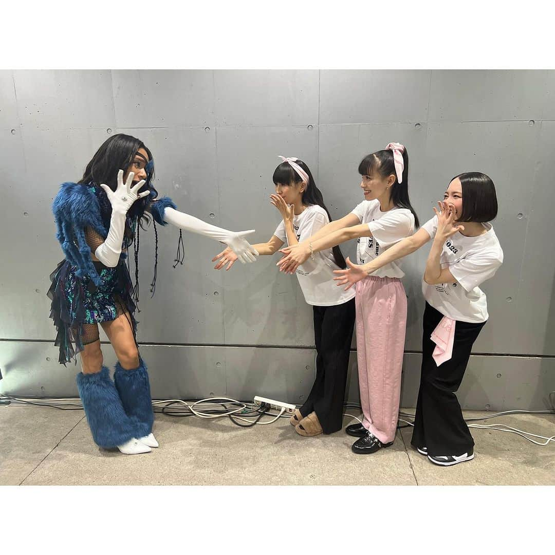 アヴちゃんさんのインスタグラム写真 - (アヴちゃんInstagram)「💙 #prfm」11月6日 20時34分 - qb_avu