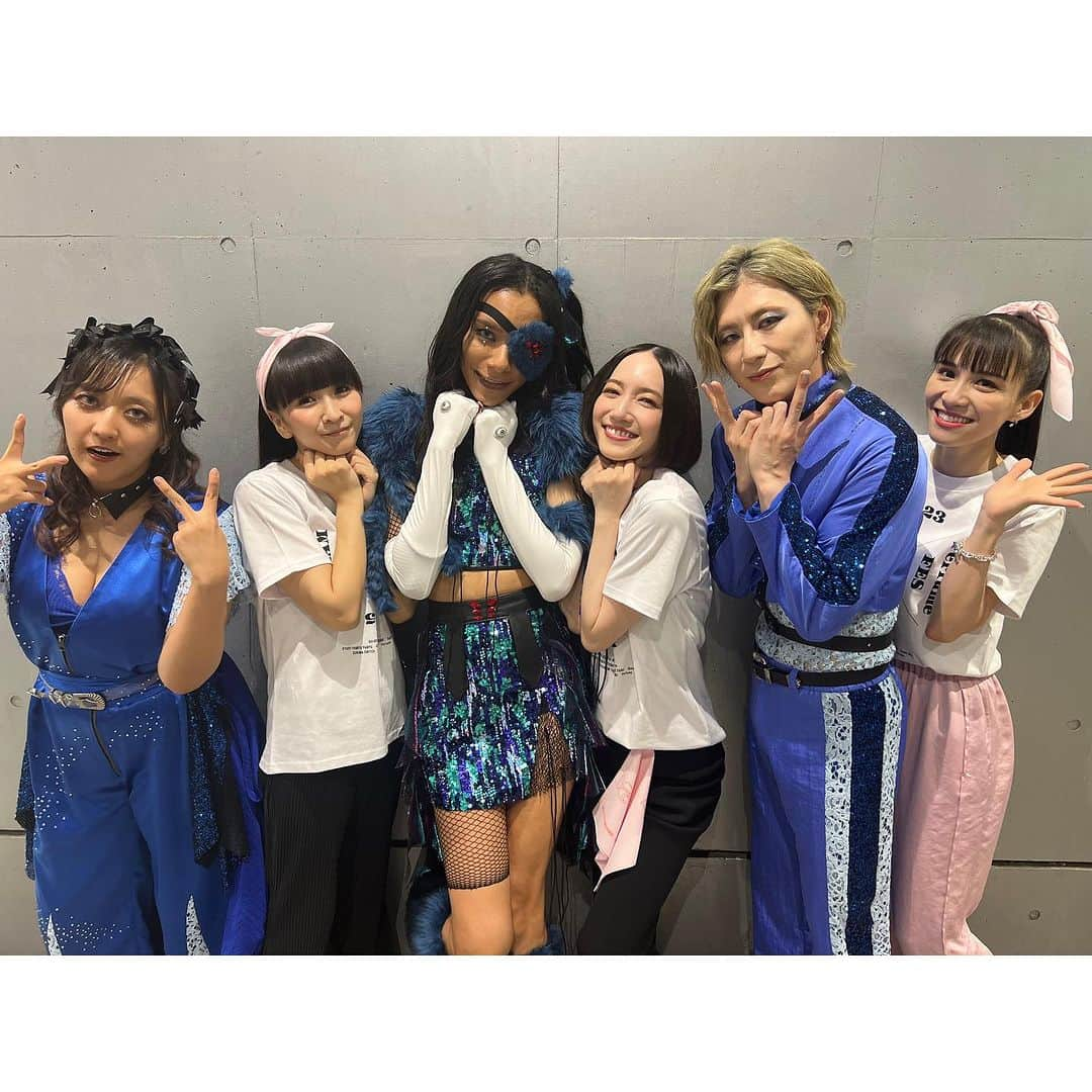 アヴちゃんさんのインスタグラム写真 - (アヴちゃんInstagram)「💙 #prfm」11月6日 20時34分 - qb_avu