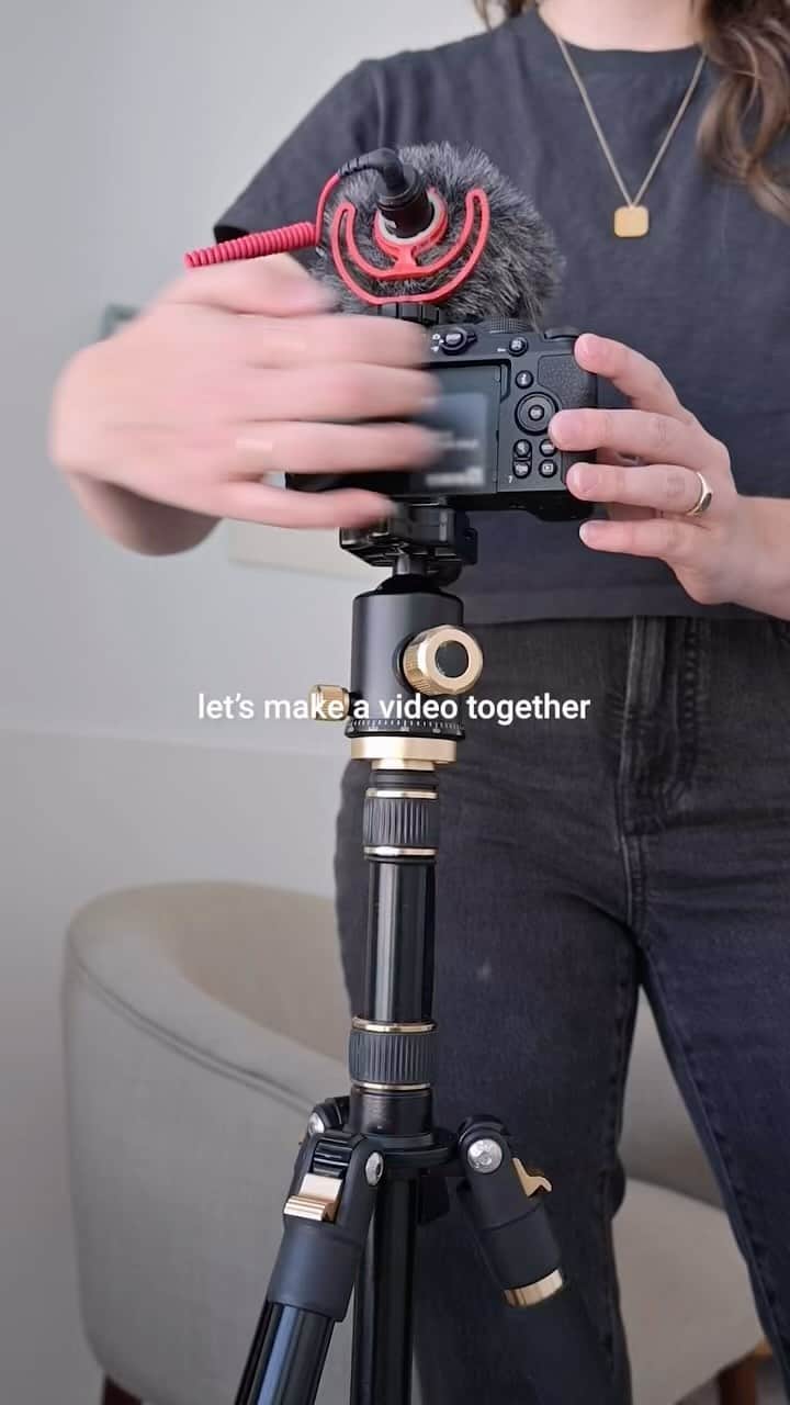 NikonUSAのインスタグラム：「Come with us to see how YouTuber @ashlynneeaton shoots & quickly shares high-quality Stories with her community, thanks to her Z 30 Creator’s Kit! What’s your favorite channel to share content?  #NikonCreators #contentcreator #youtuber #vlogger #videotips #socialmediatips #contentcreatortips」
